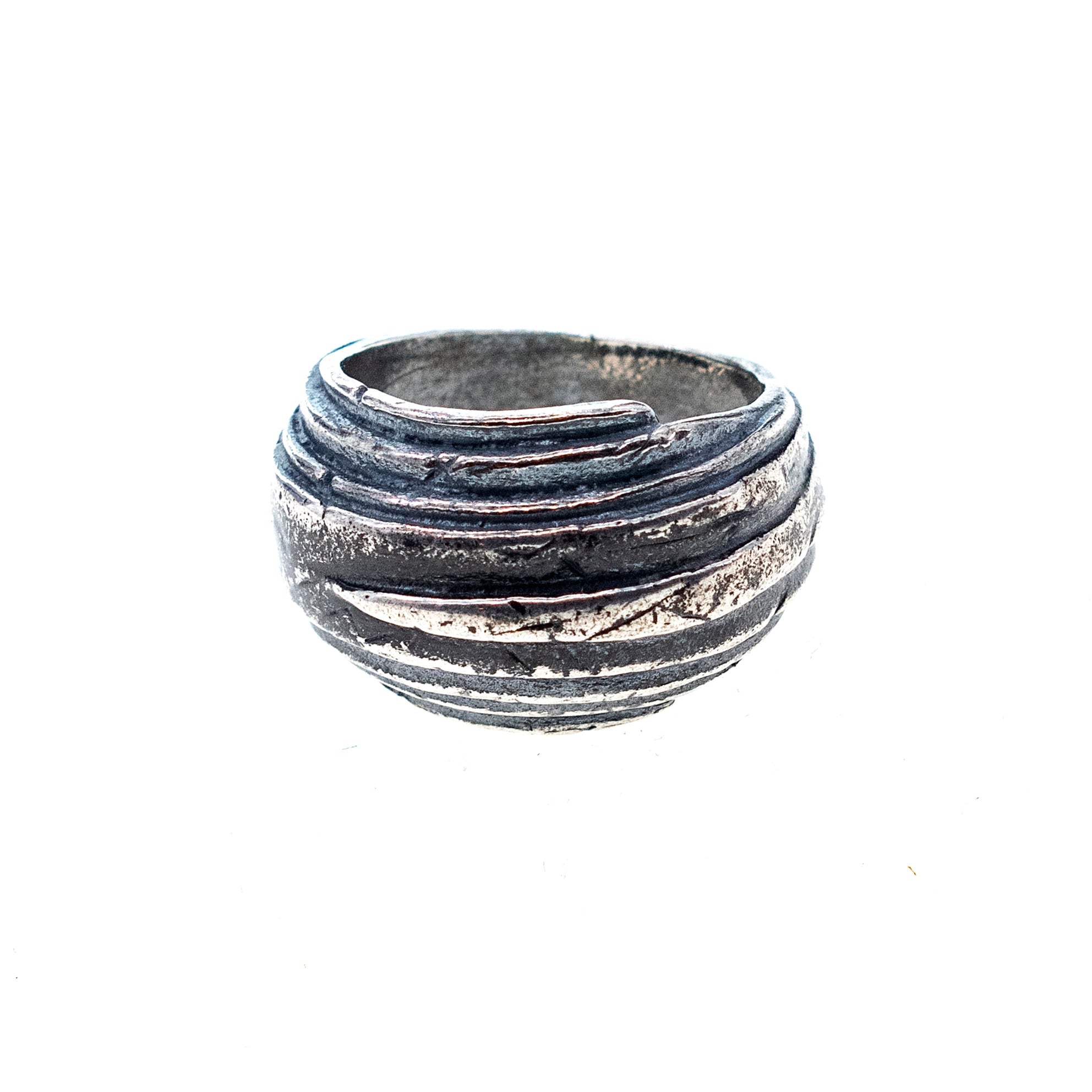 R 25c07 Textured Wrap Ring