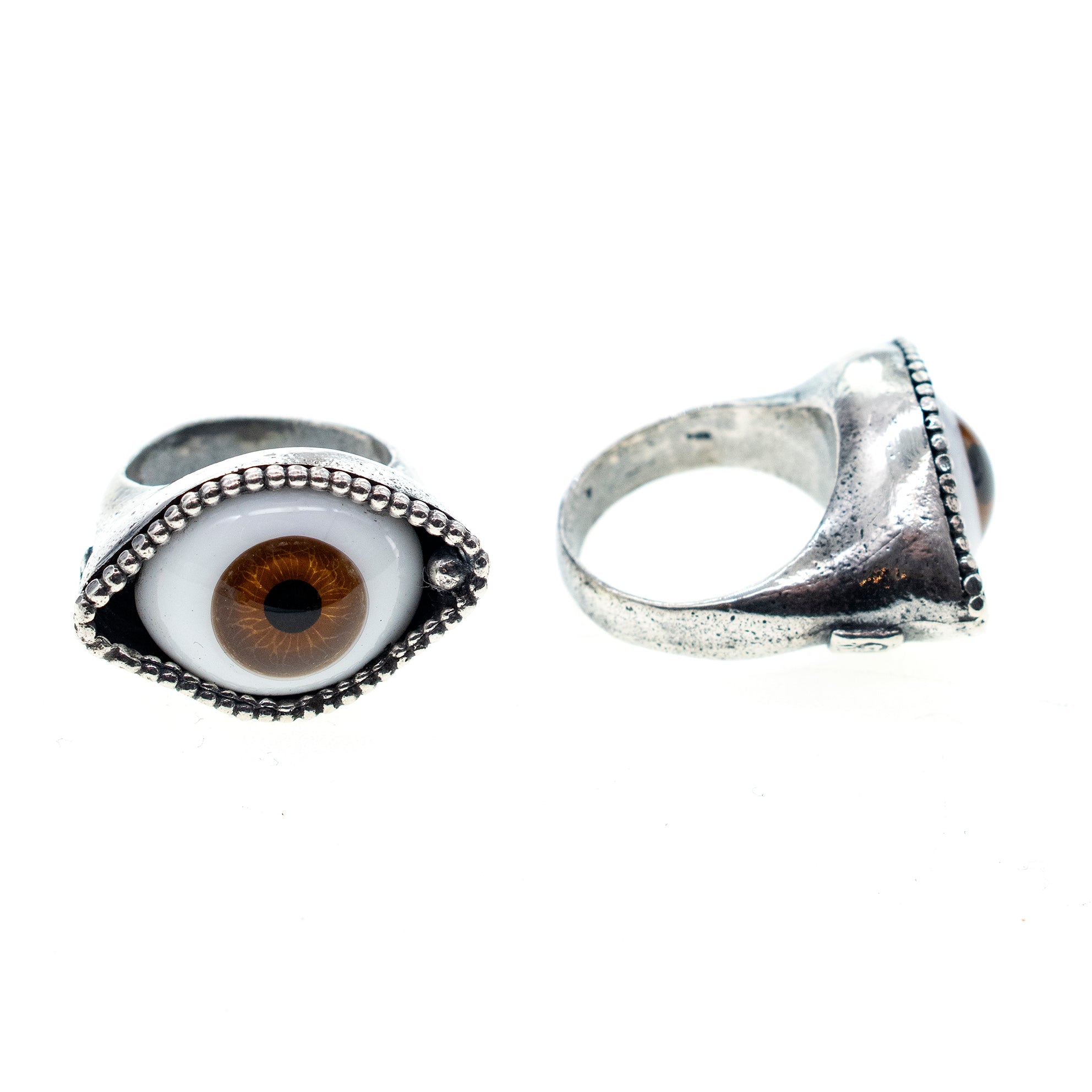 R25a04C medium brown Eye Love You ring