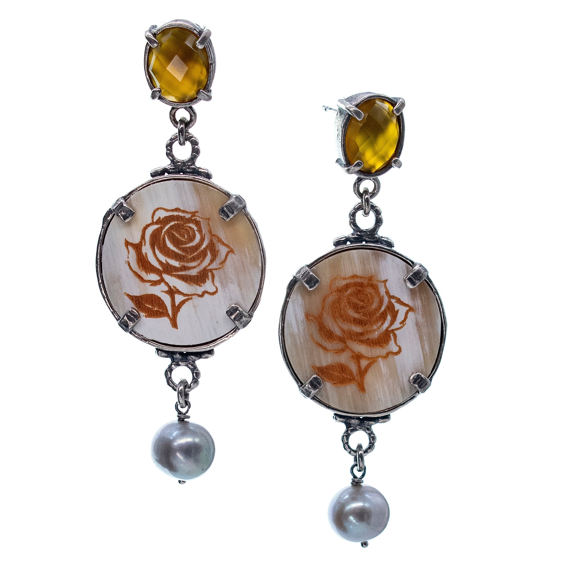 E 25h01A Rose earrings beige