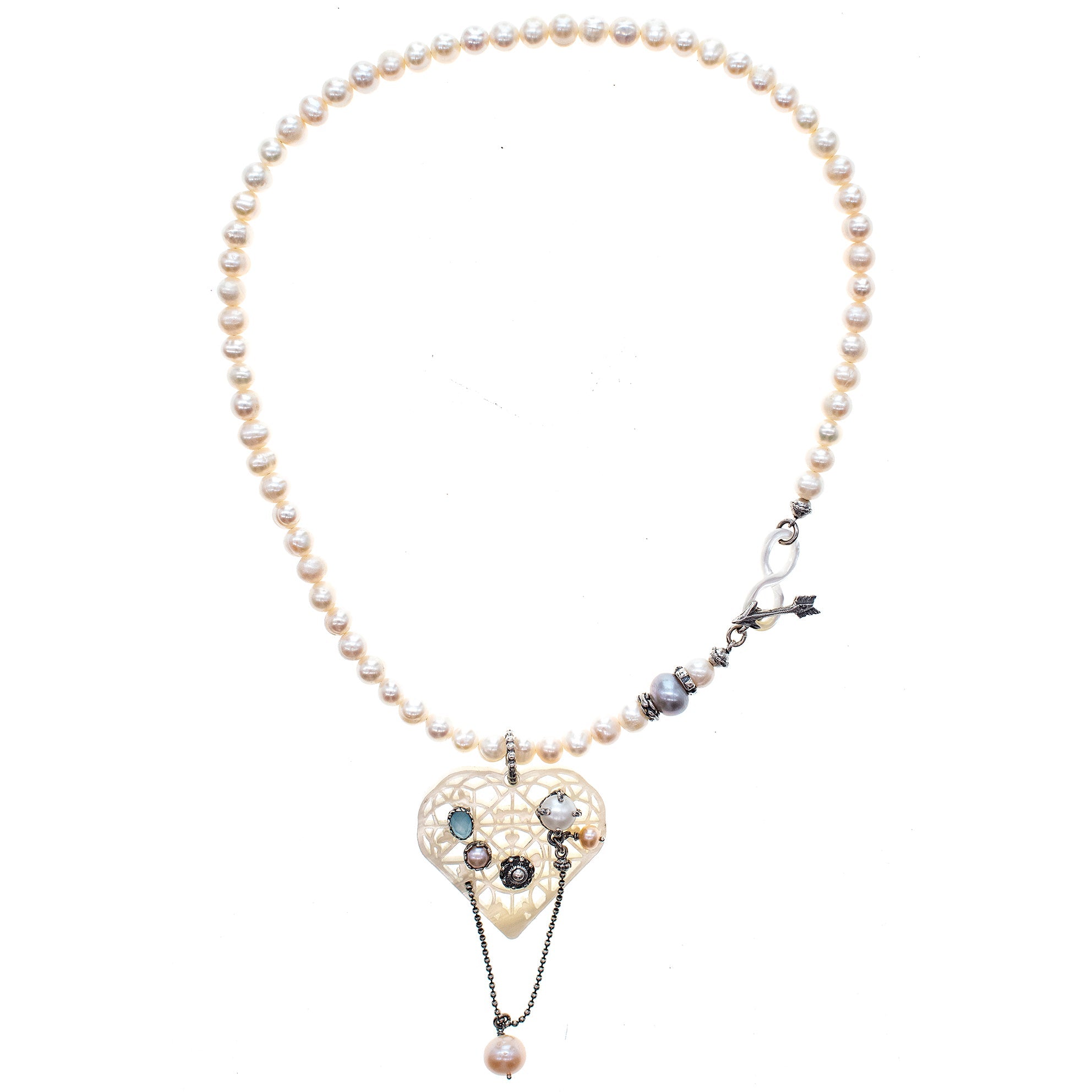 NK 25h04A white Whispering Heart necklace