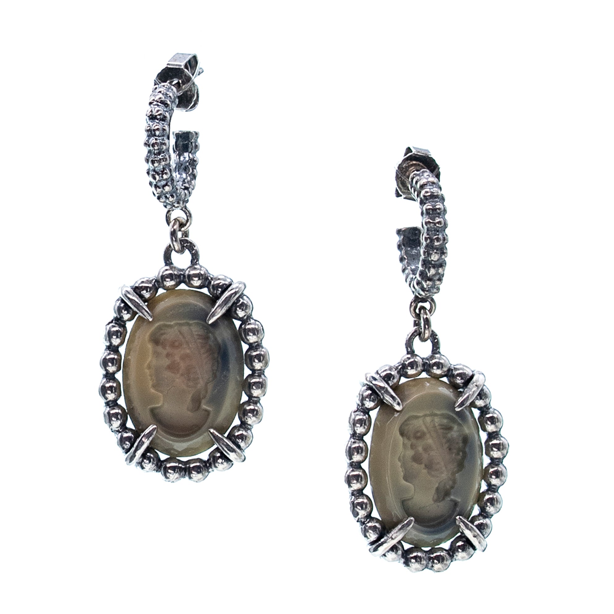 E 25e13 Vintage Cameo Drop Earrings