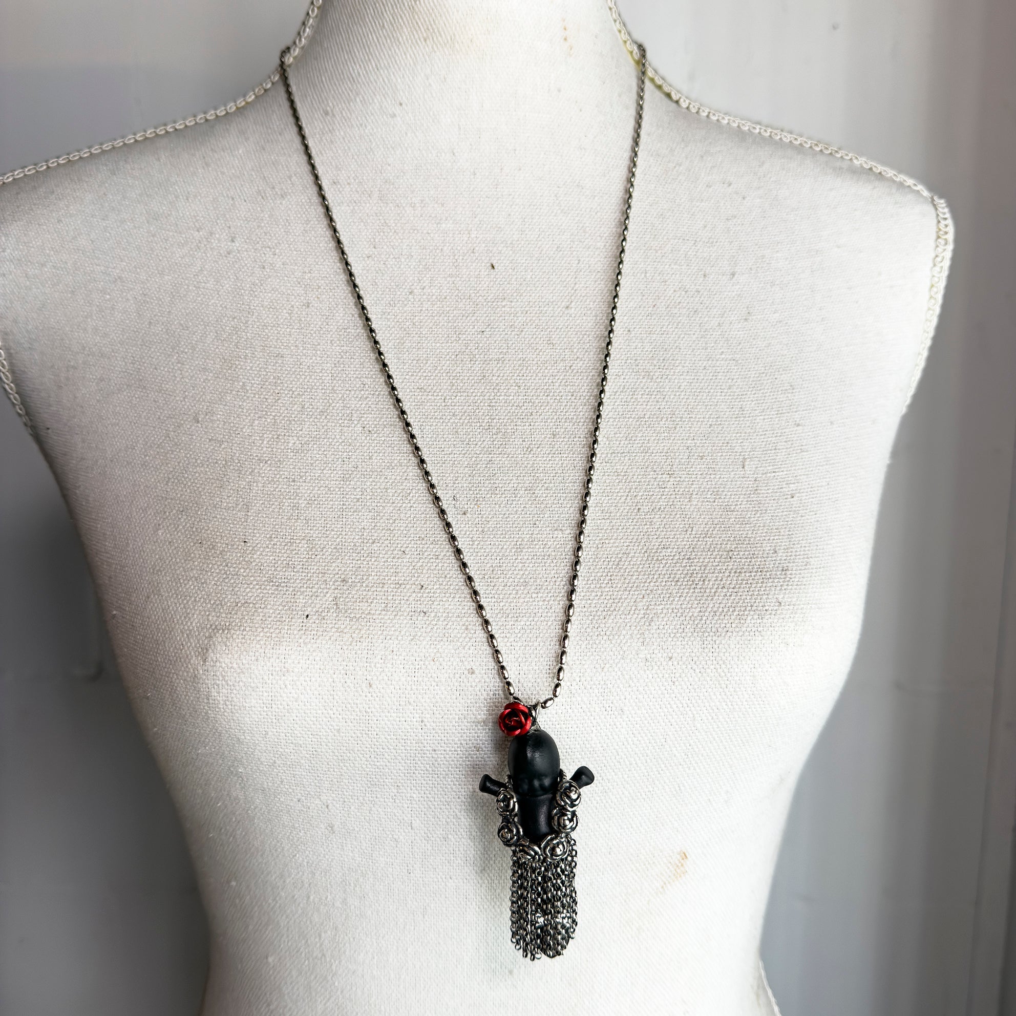 BS10B Happy Baby "Aloha baby" Black and silver Necklace
