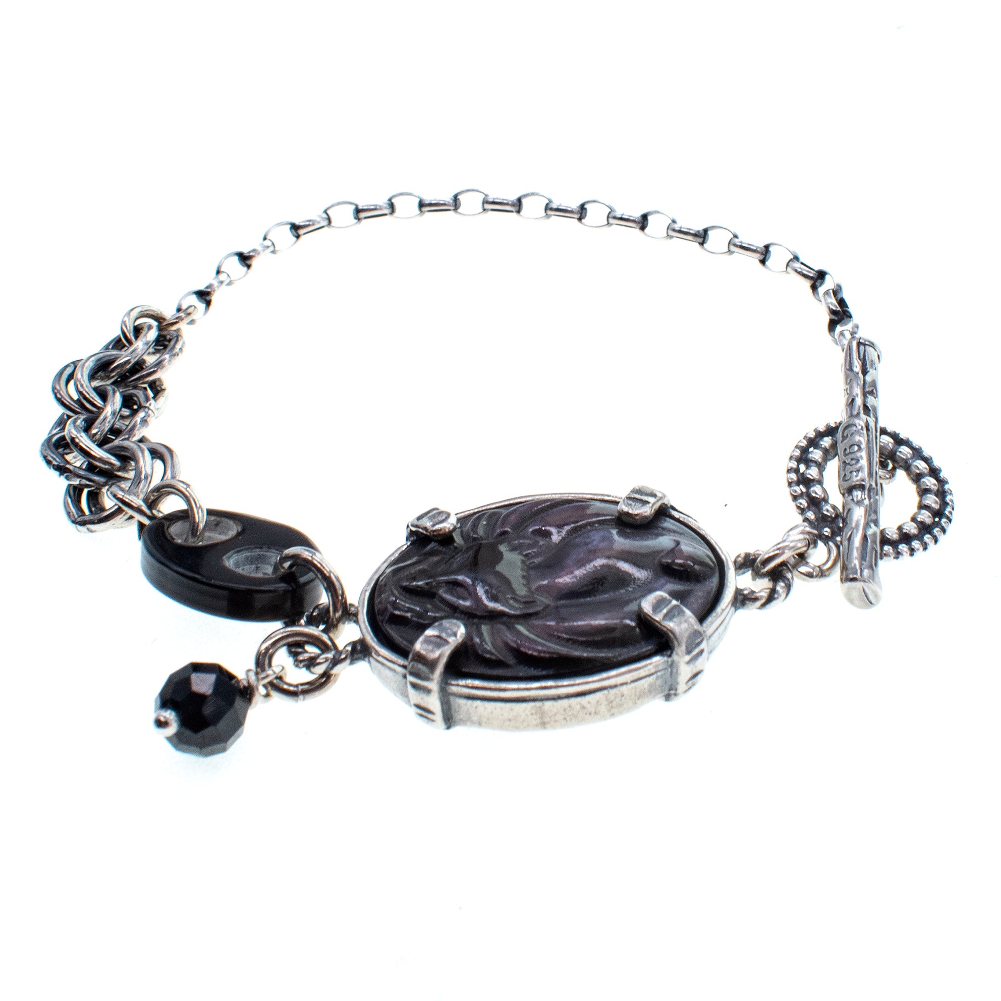 B 26a09B Black Mother of Pearl Cameo "Fox" Bracelet