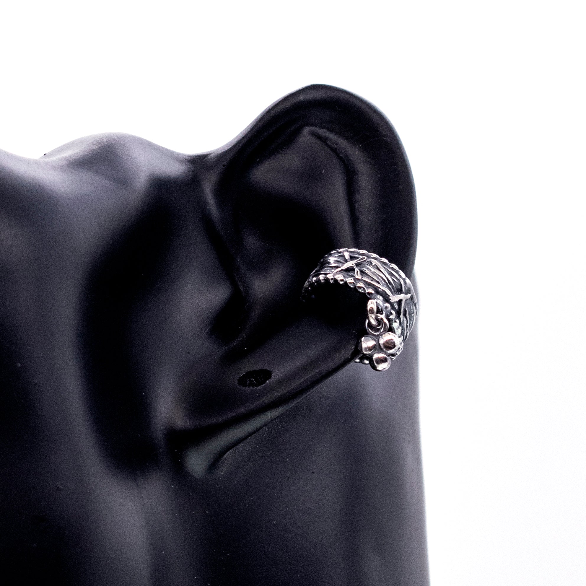 Ear cuff silver 06