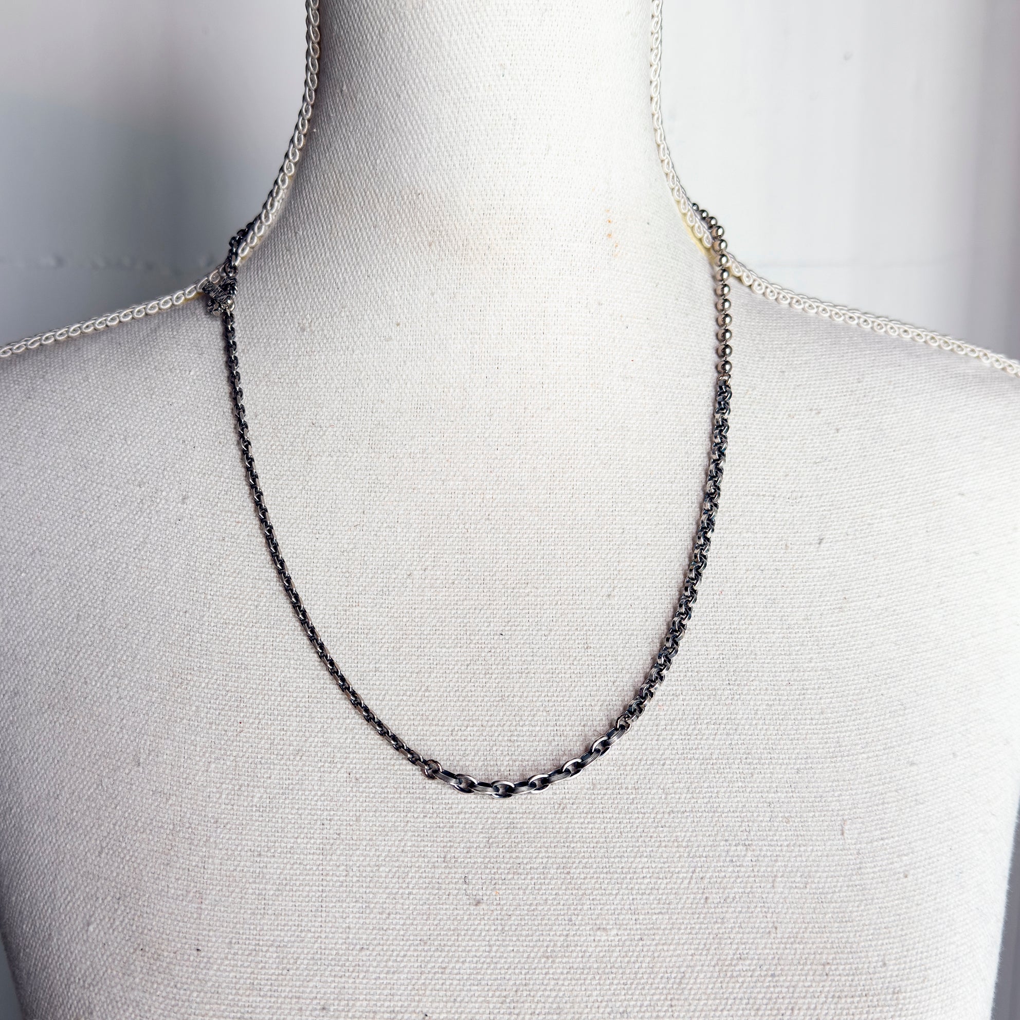 CH 237 Textured Toggle sterling Silver Chain Necklace