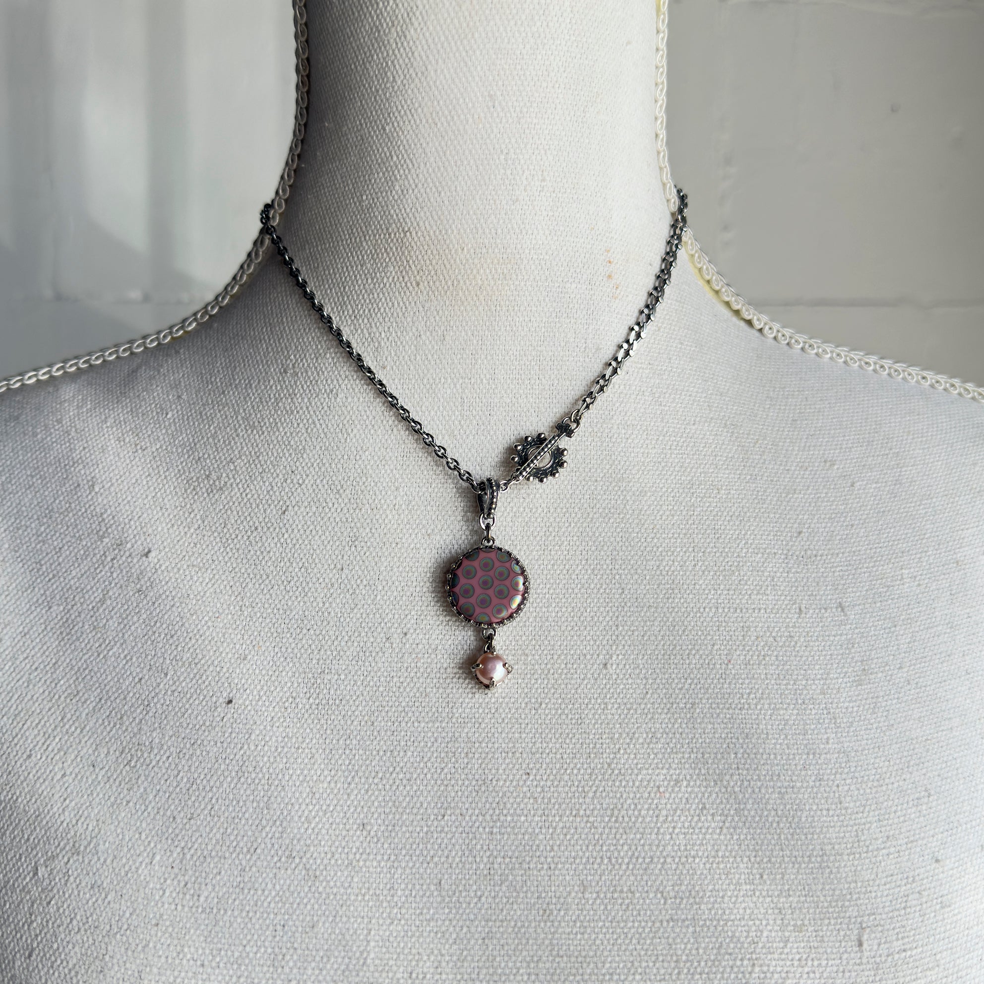 P 25e06 Pink Polkadot pendant