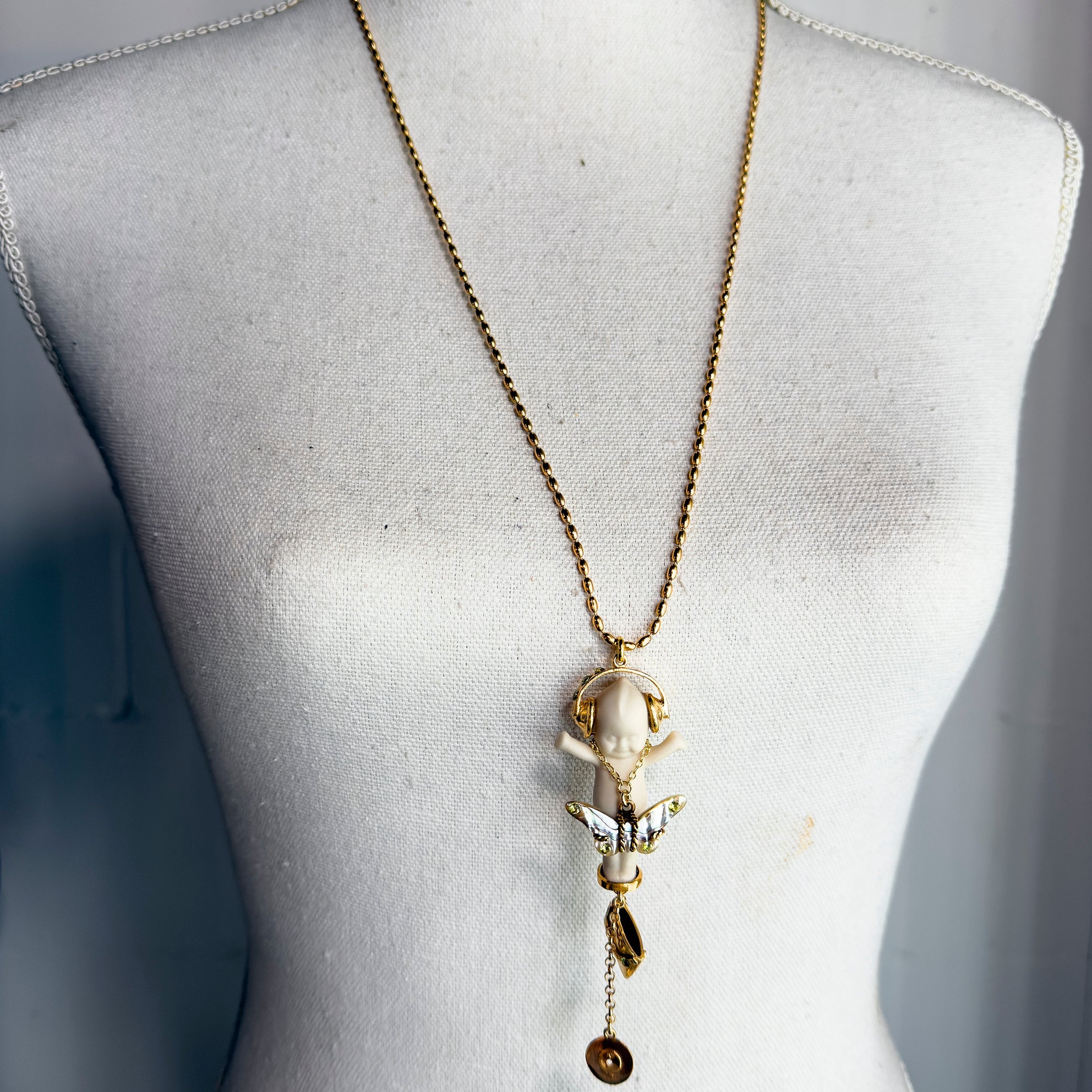 BG09A Happy Baby "DJ party baby" White and gold Necklace