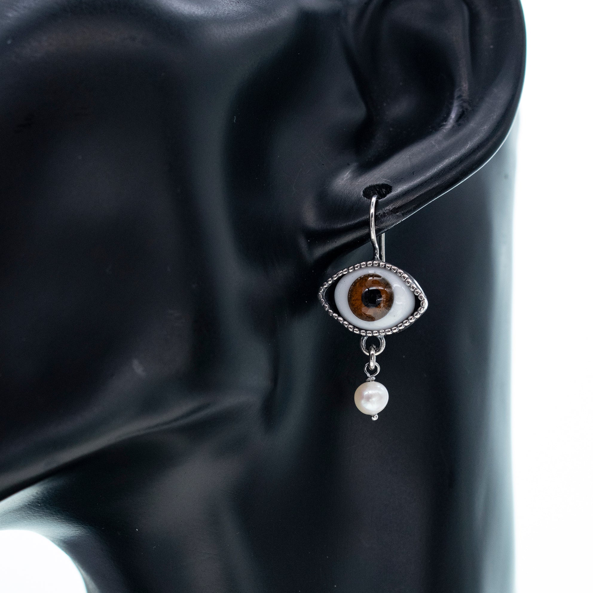 E 25a03C  Eye Love You Brown Eye Earrings