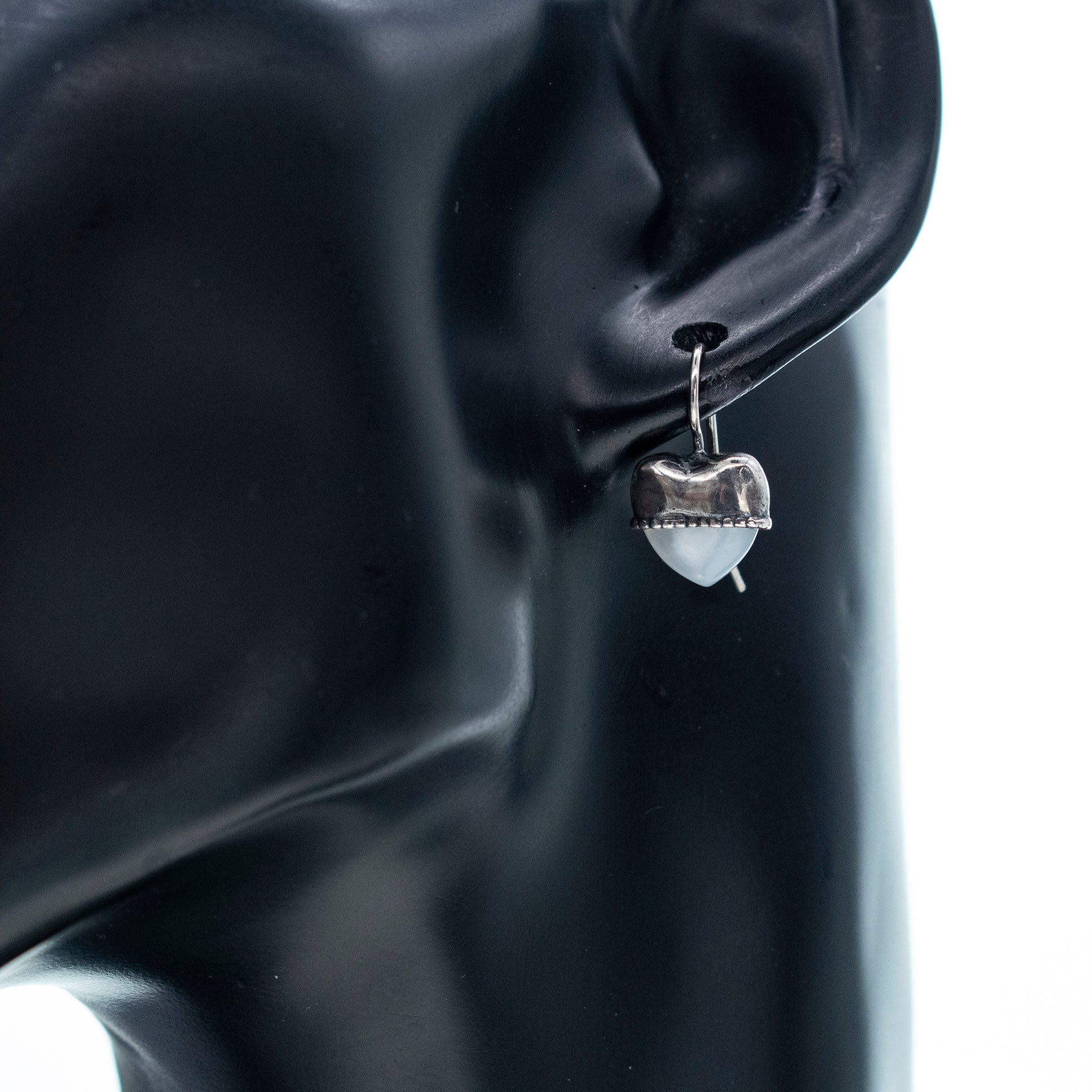 E 25a06A Eye Love You Little Heart Earrings White Mother Of Pearl