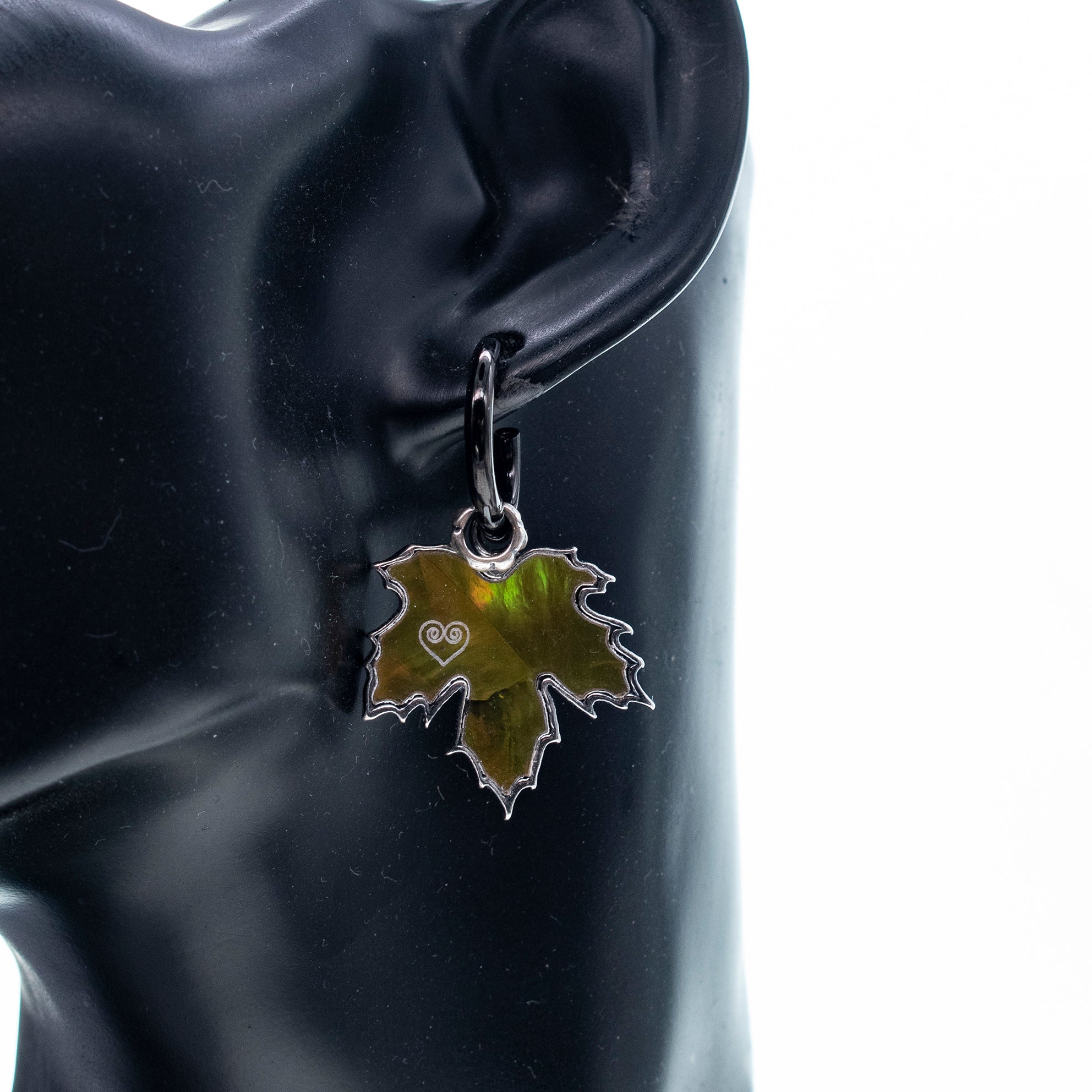 E 25f02A Green Leaf Earrings