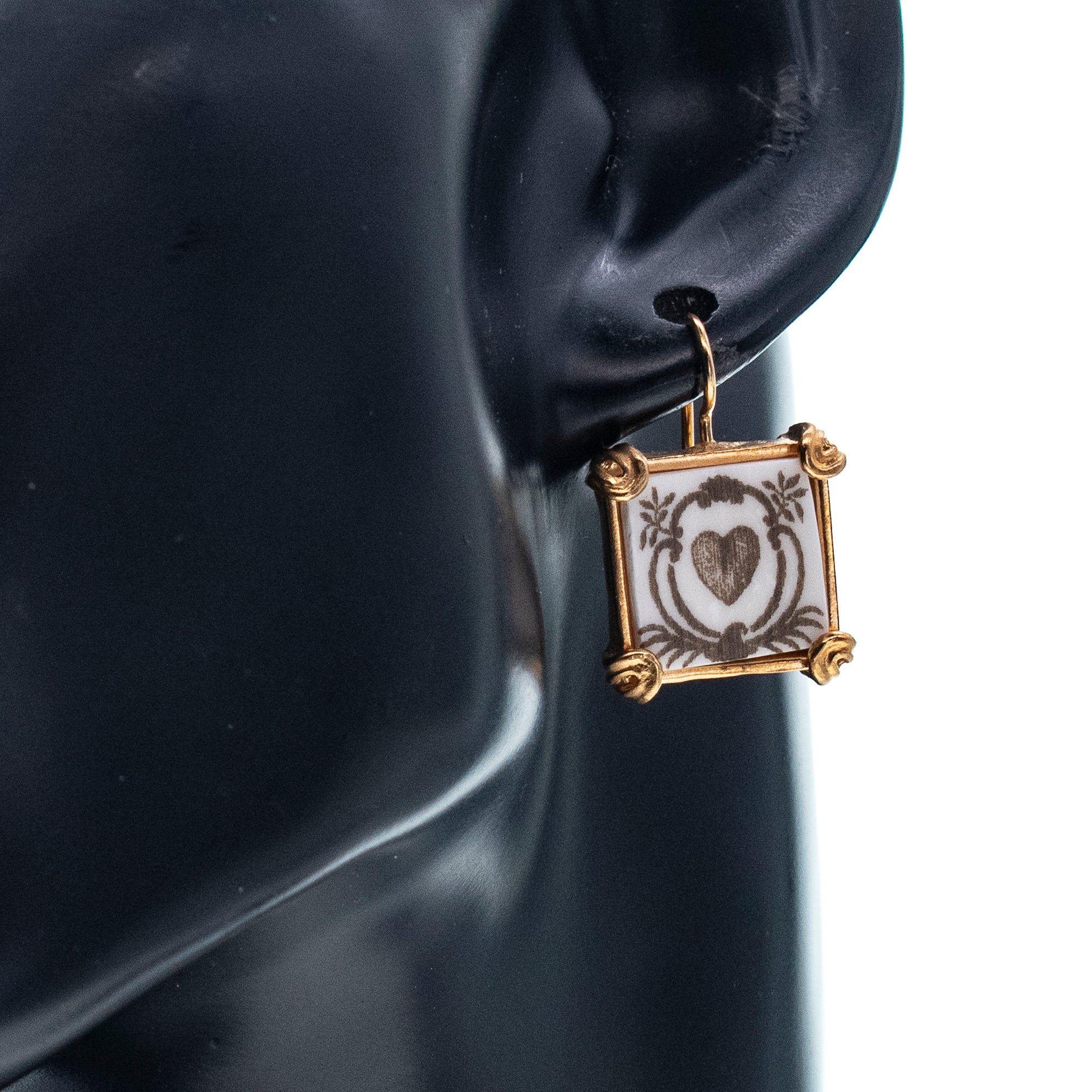 E 25g27 Engraved Bone Square Earrings