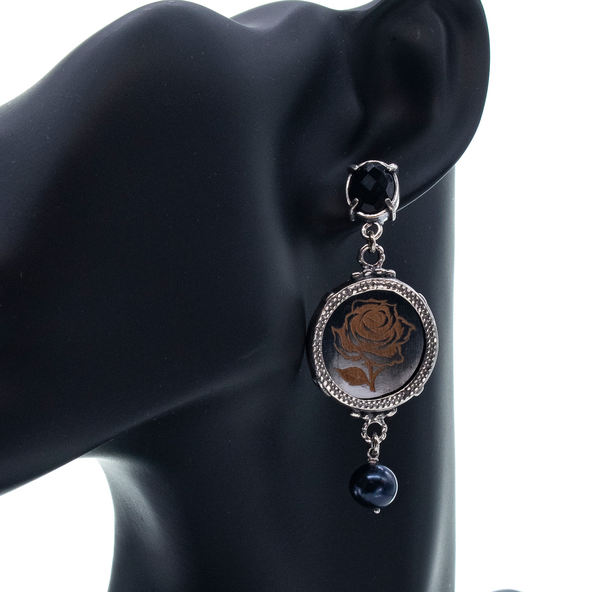 E 25h01B Rose earrings black