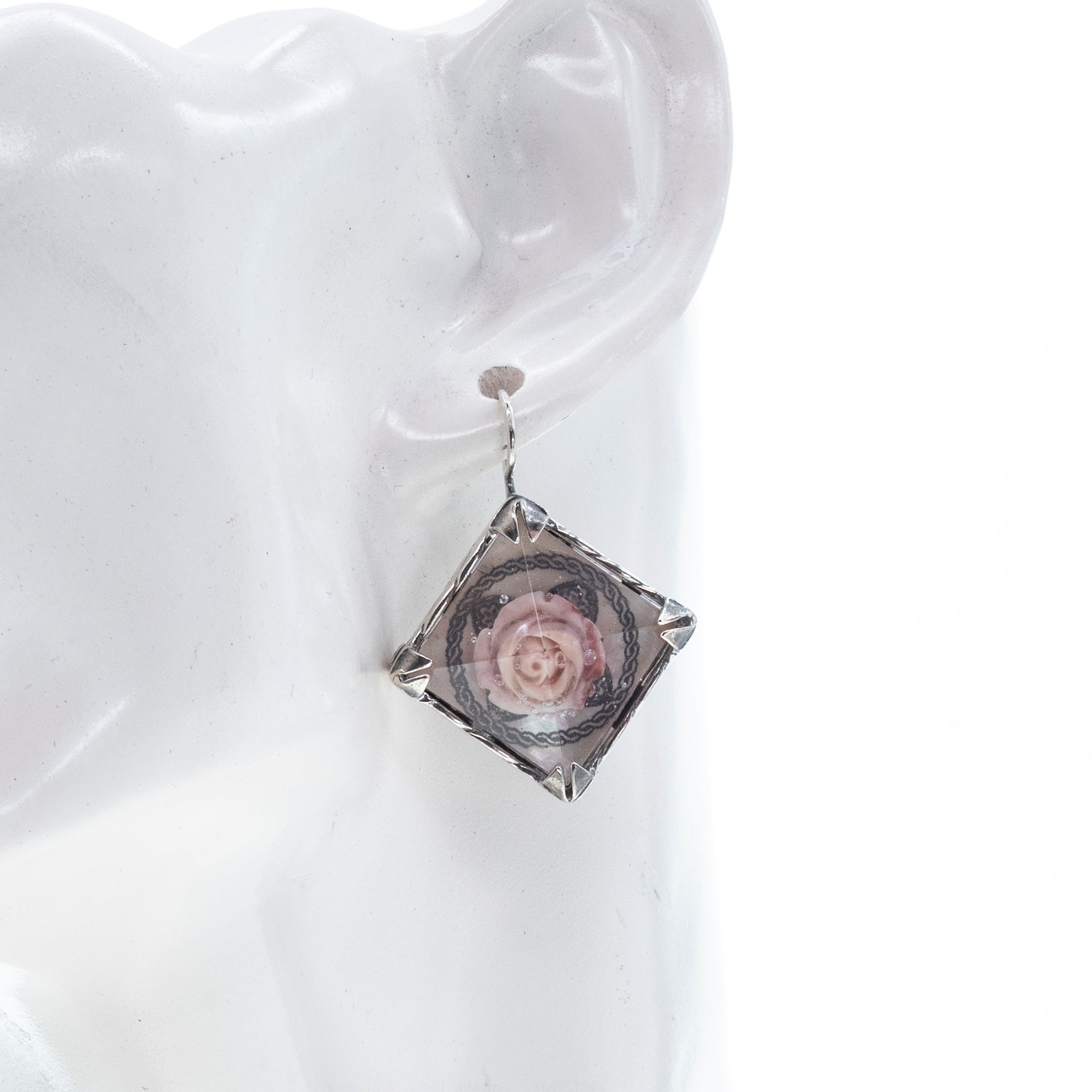E 26a02 Rose in Pyramid Resin Earrings