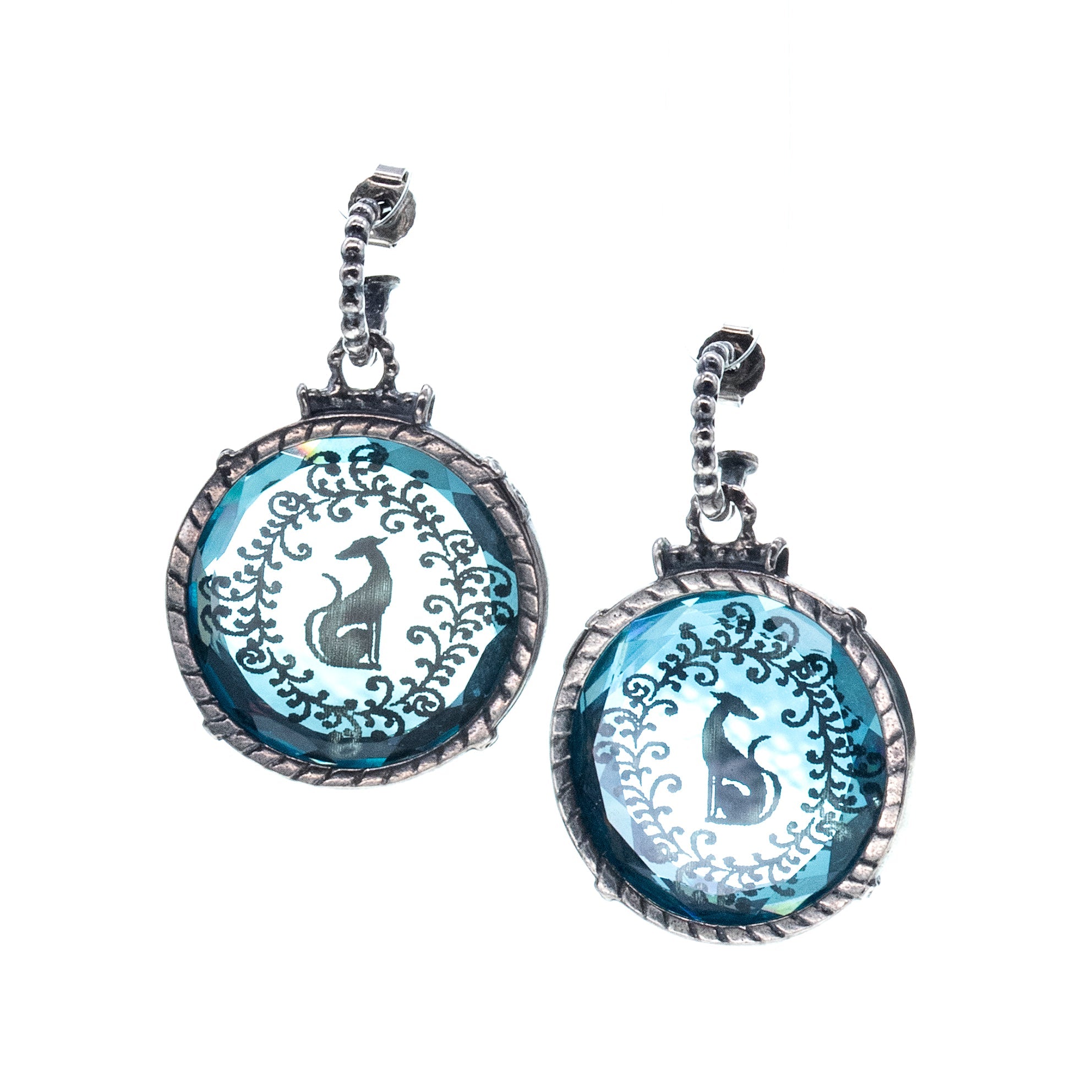 E 26a09 Greyhound Intaglio Blue Glass Crystal Earrings