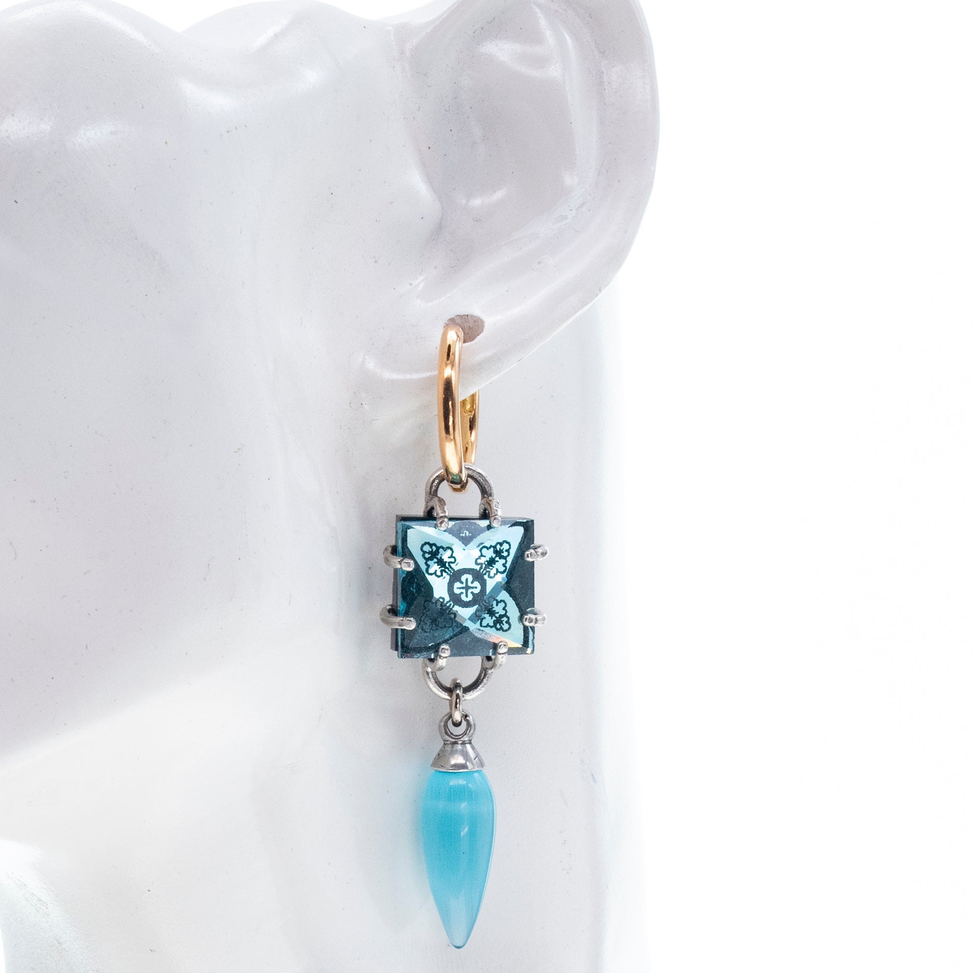 E 26a10 Intaglio Blue Crystal & Tiger Eye Hoop Earrings