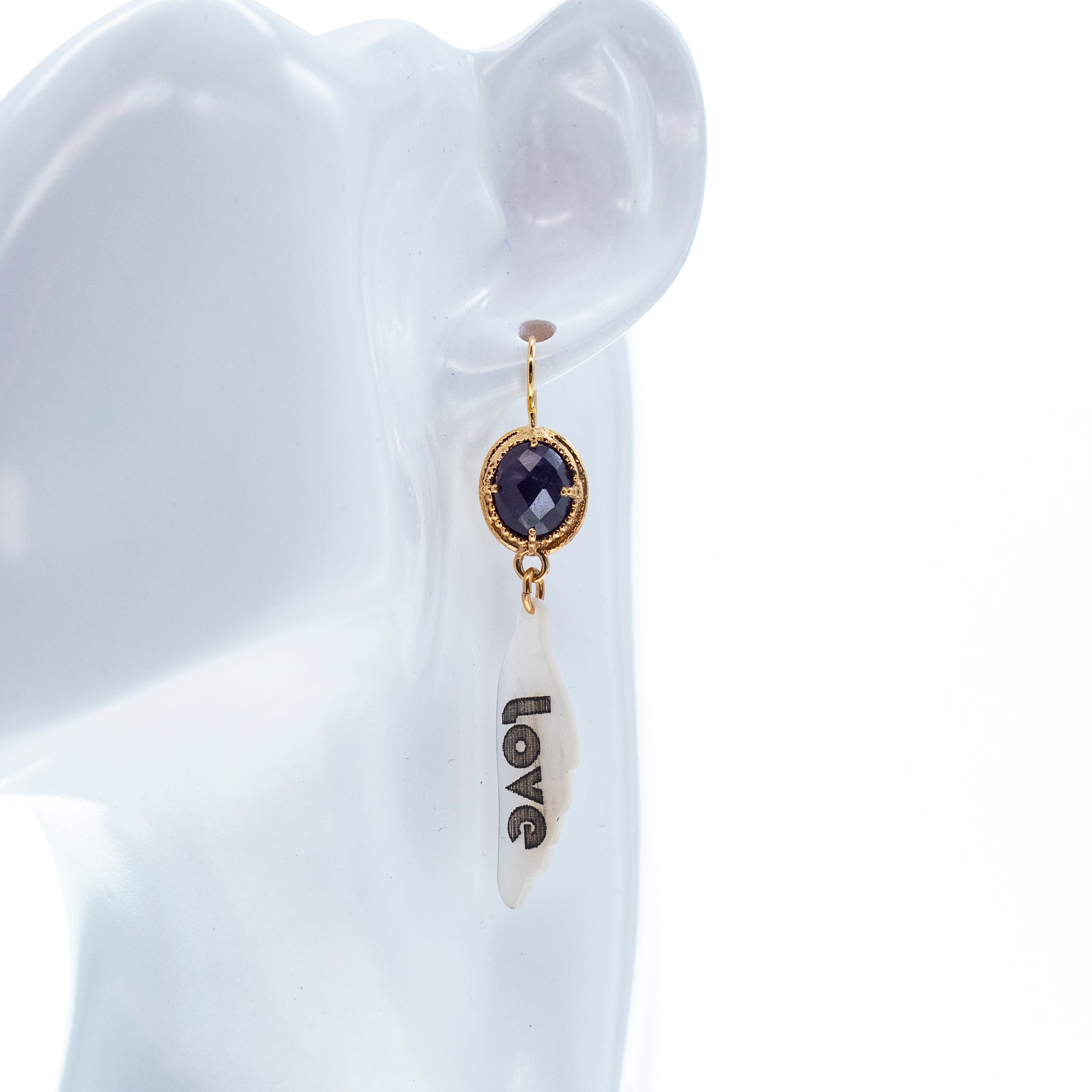 E 26g05 winged love earrings