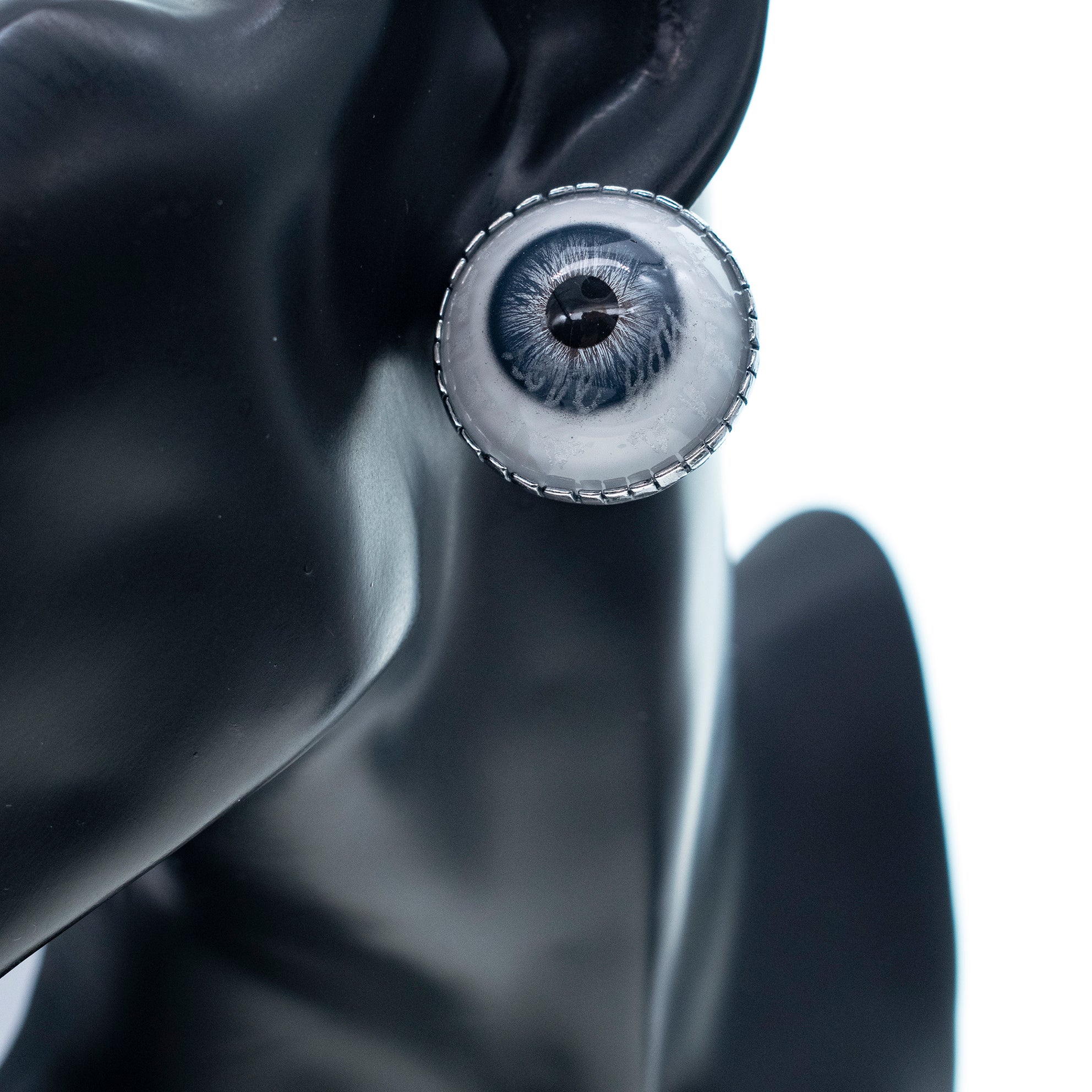 EC 25a10B Eye love you ear clips Blue eye