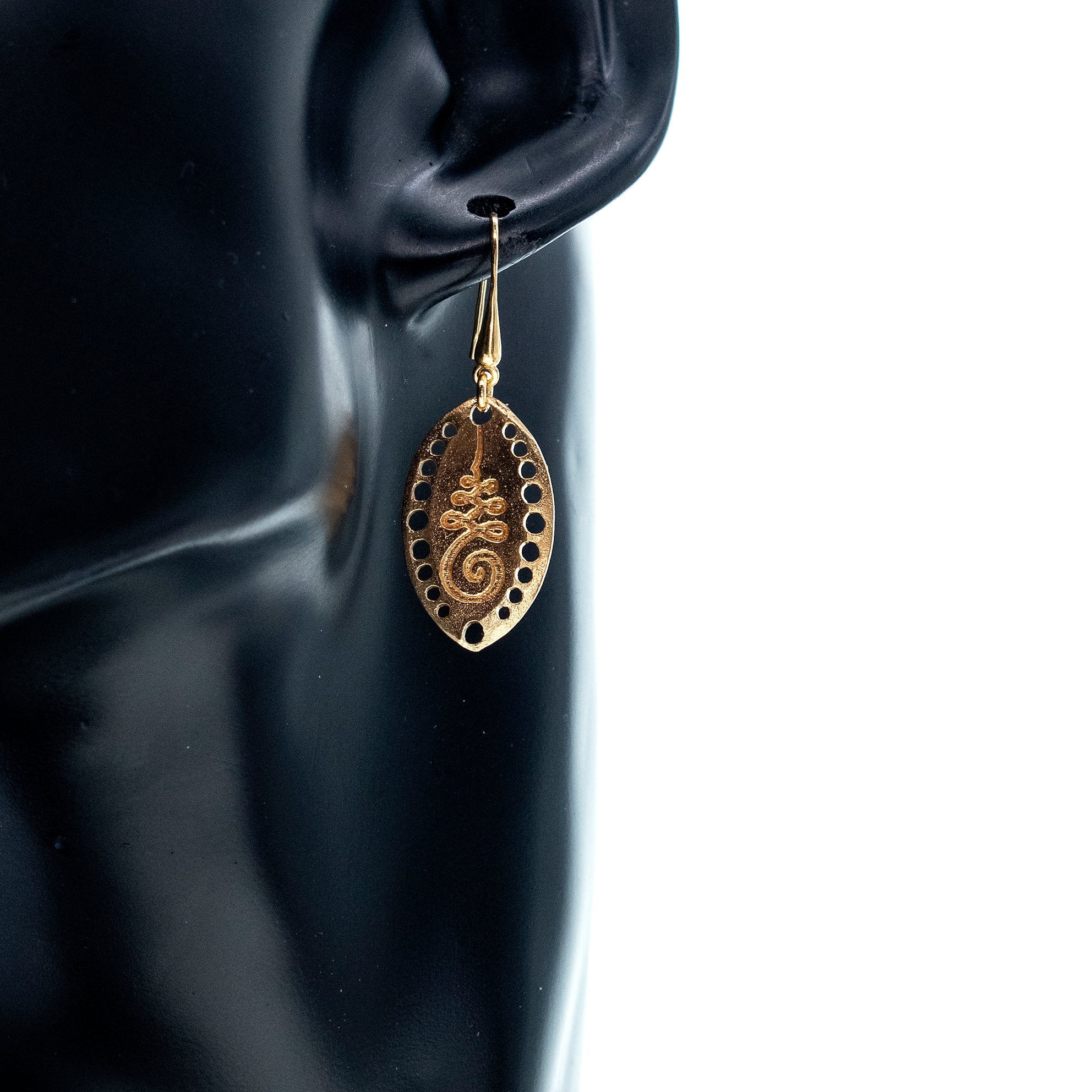 ES 25g22 Unalome single earring