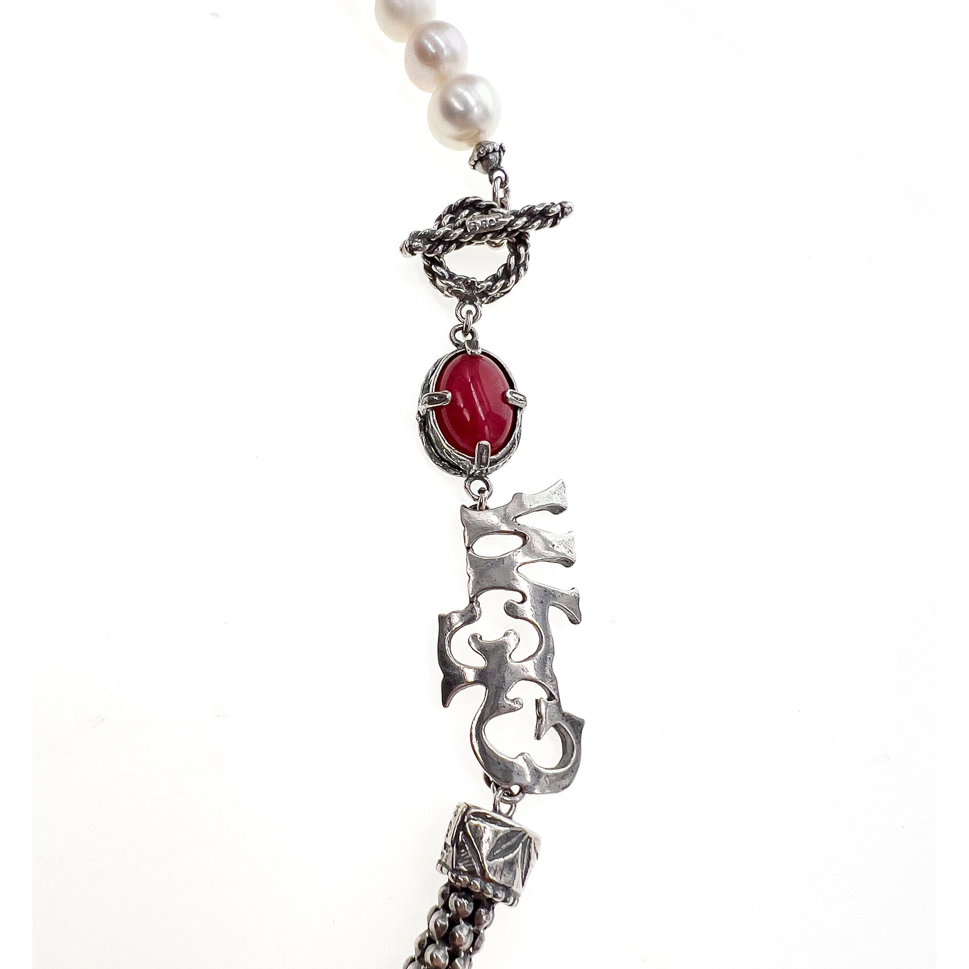 NK 24d01A white pearl cameo necklace