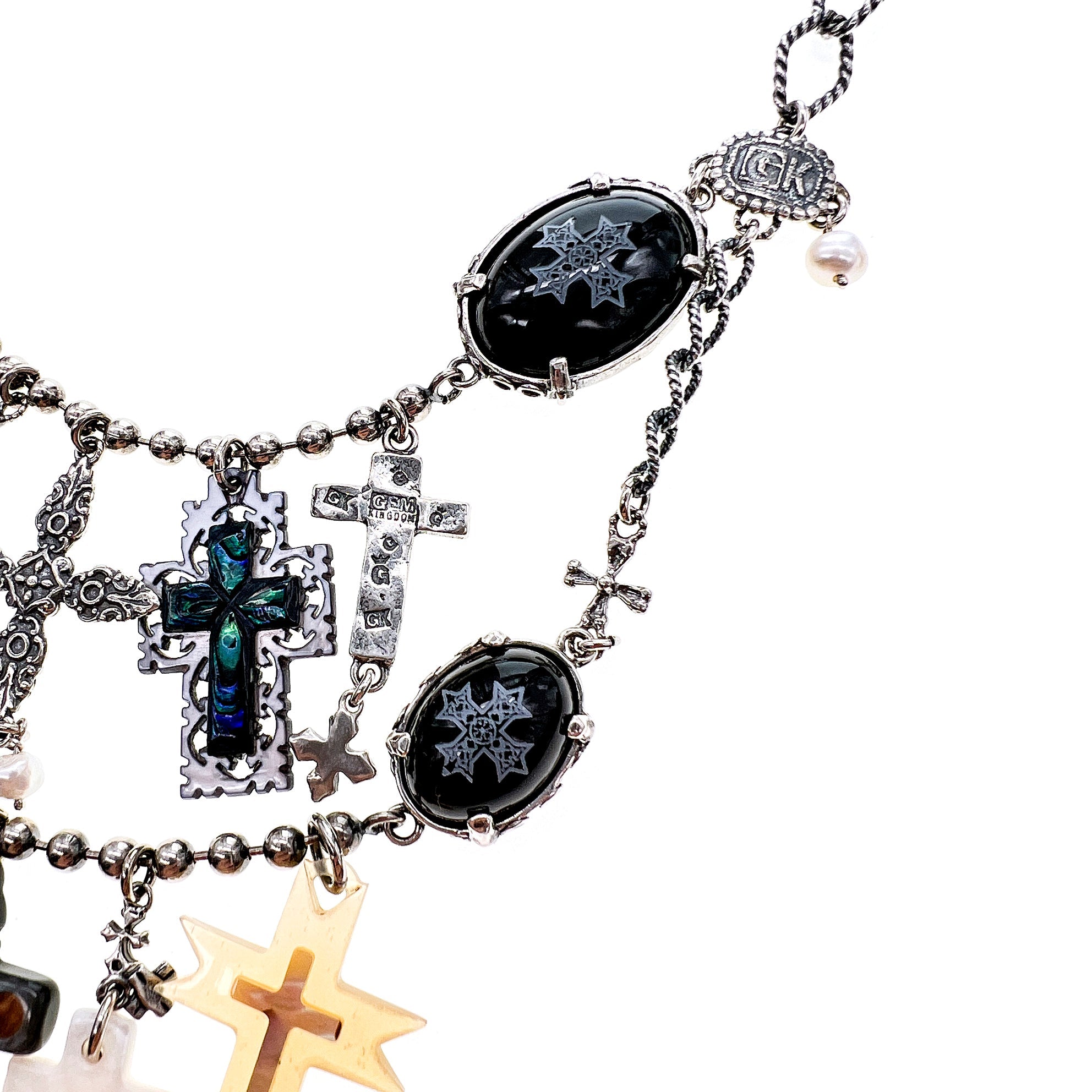 NK 24d03 Sacred Relics Necklace