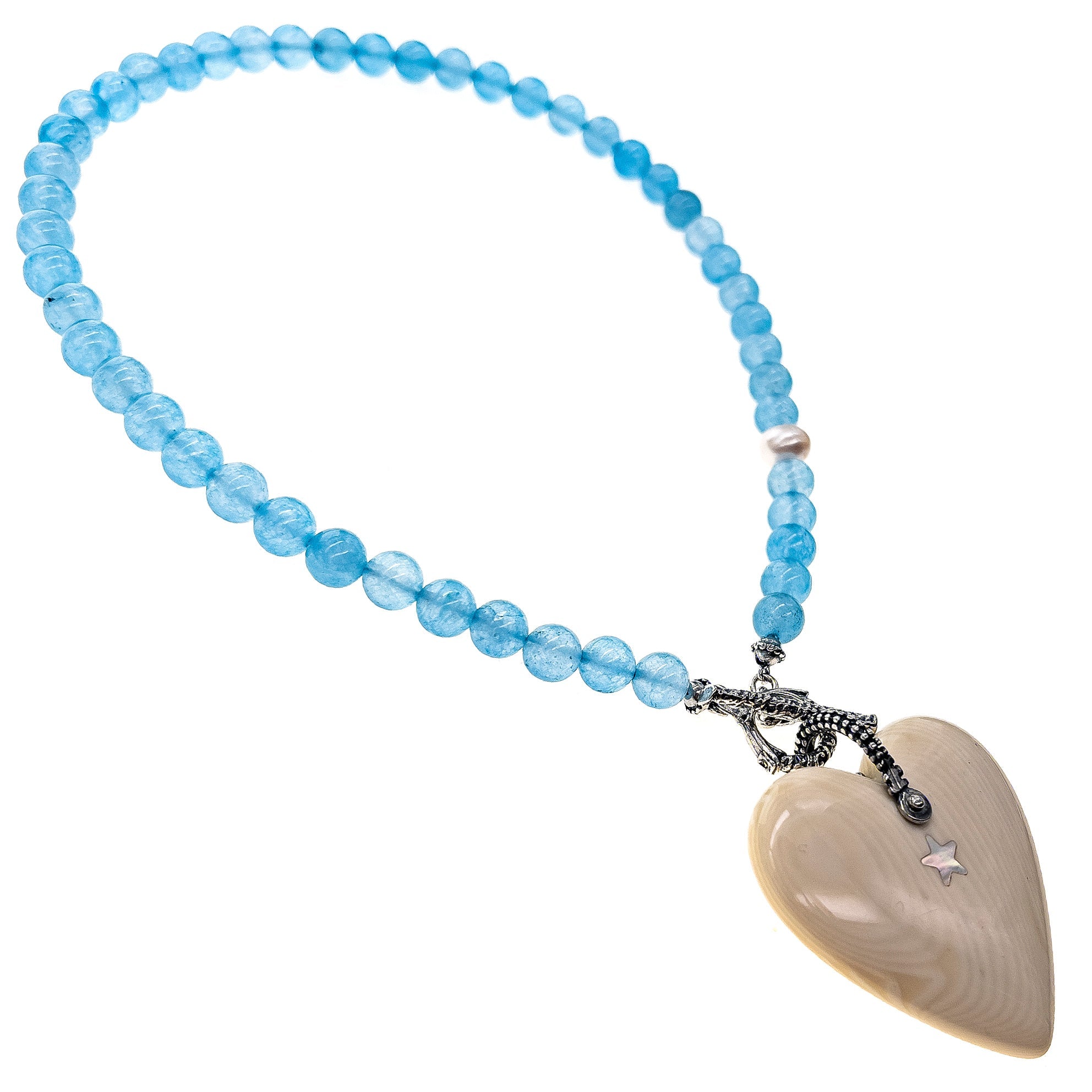 NK 24d06 blue beaded heart necklace
