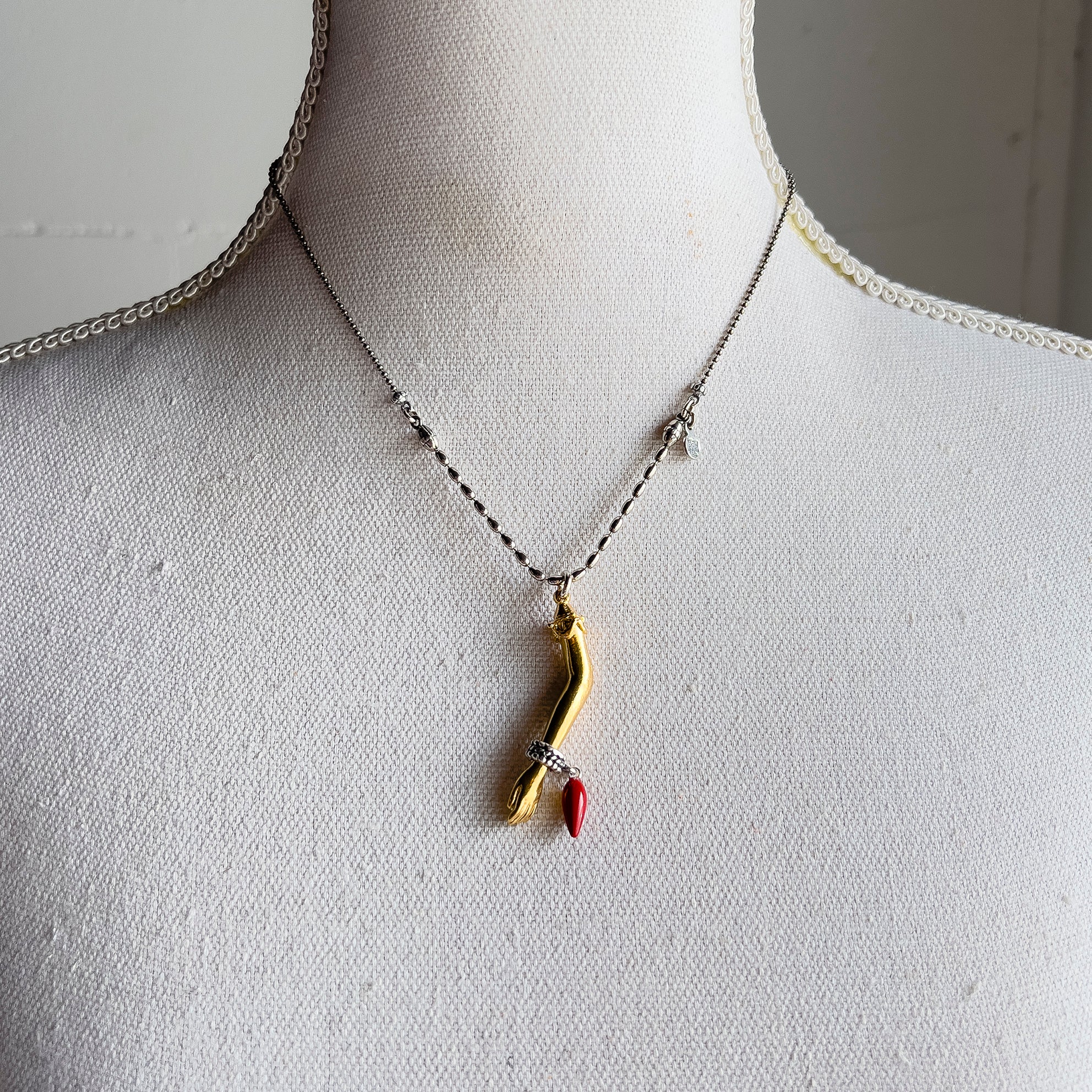 NK 24d27 Arm Necklace