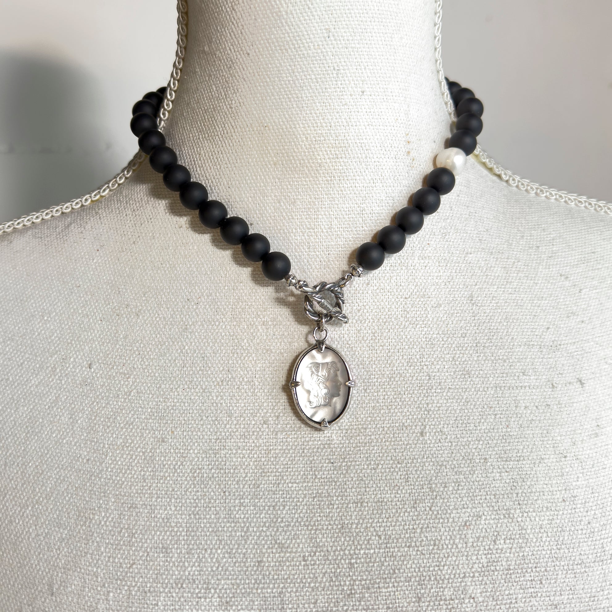NK 25b14 White Cameo and Black Beaded Necklace
