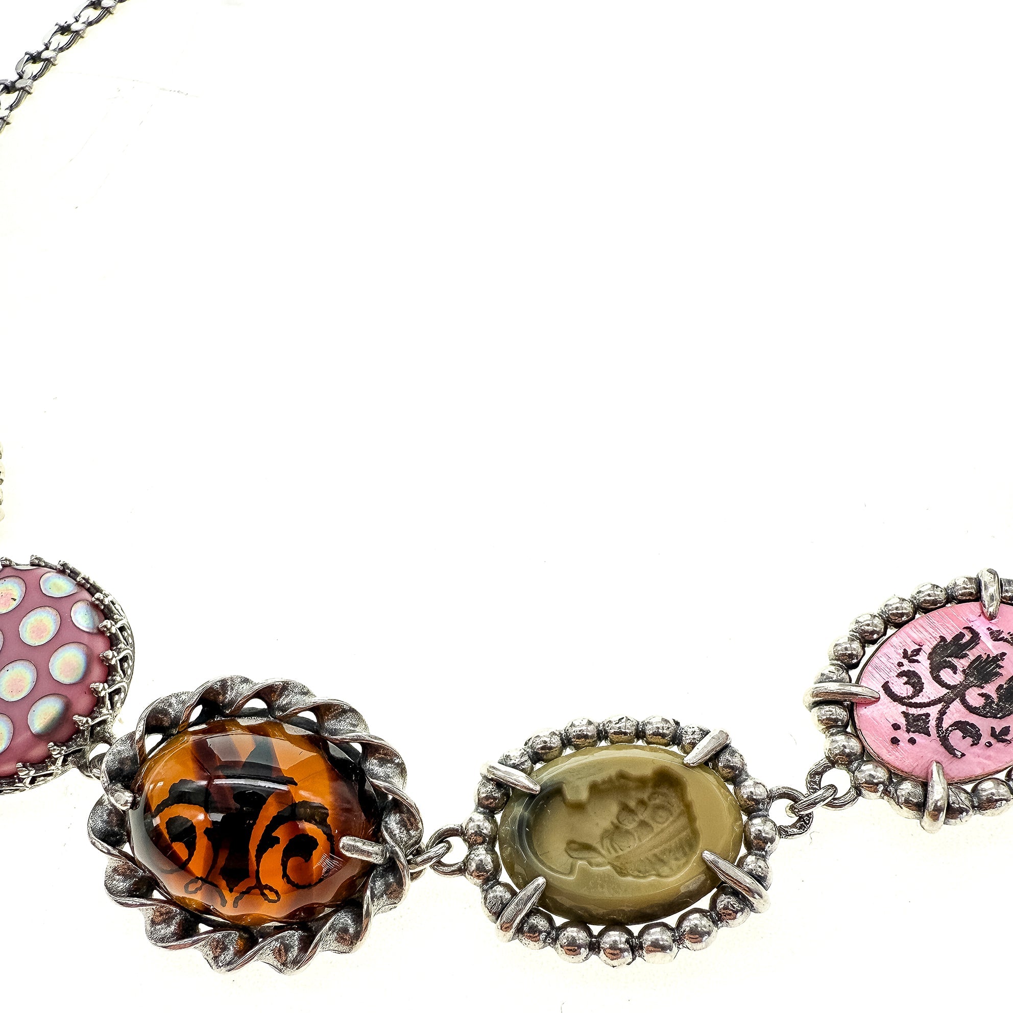 NK 25e04 Desire Collar Necklace