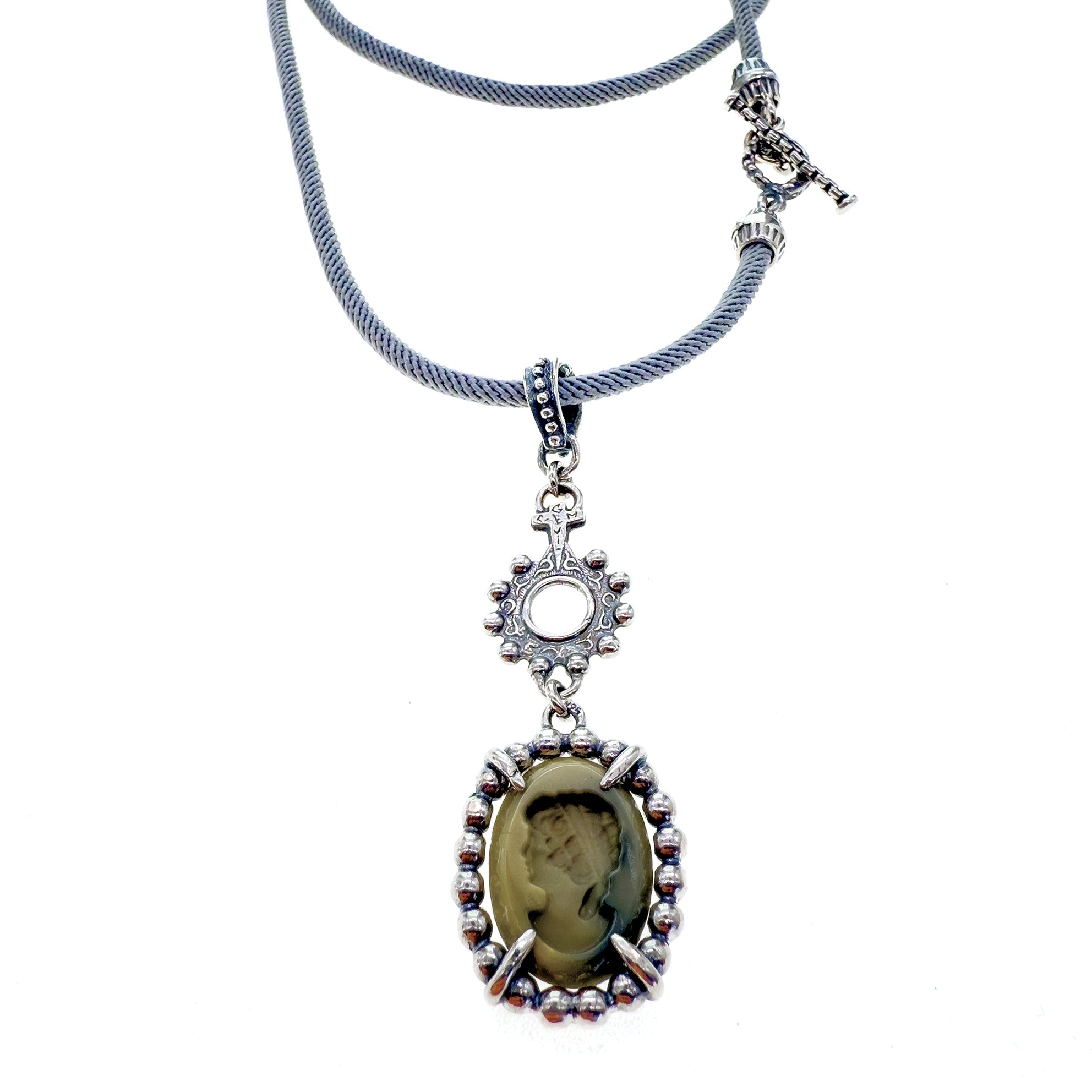 NK 25e18 Vintage Cameo Cord Pendant Necklace