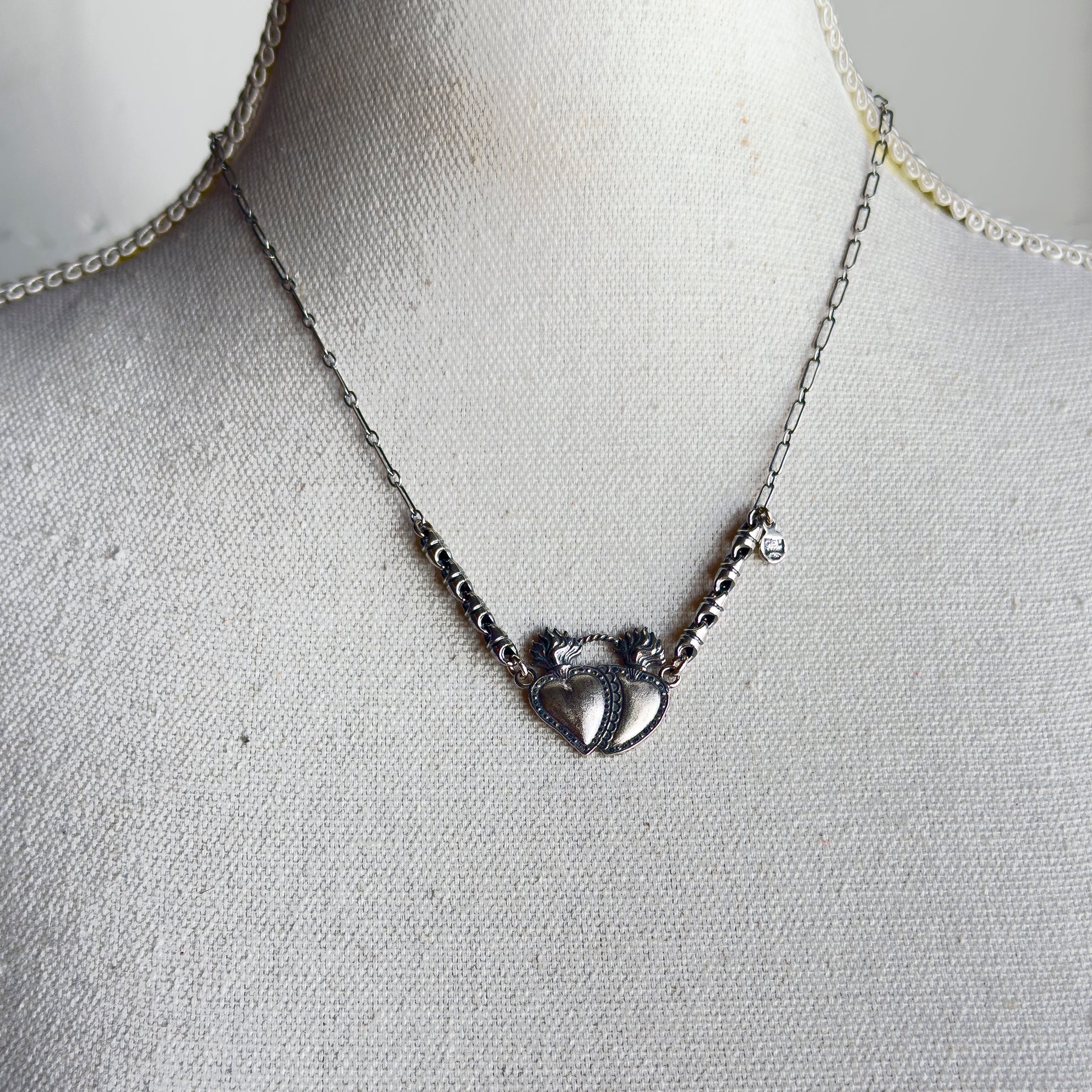NK 25e19 Double Sacred Heart Necklace