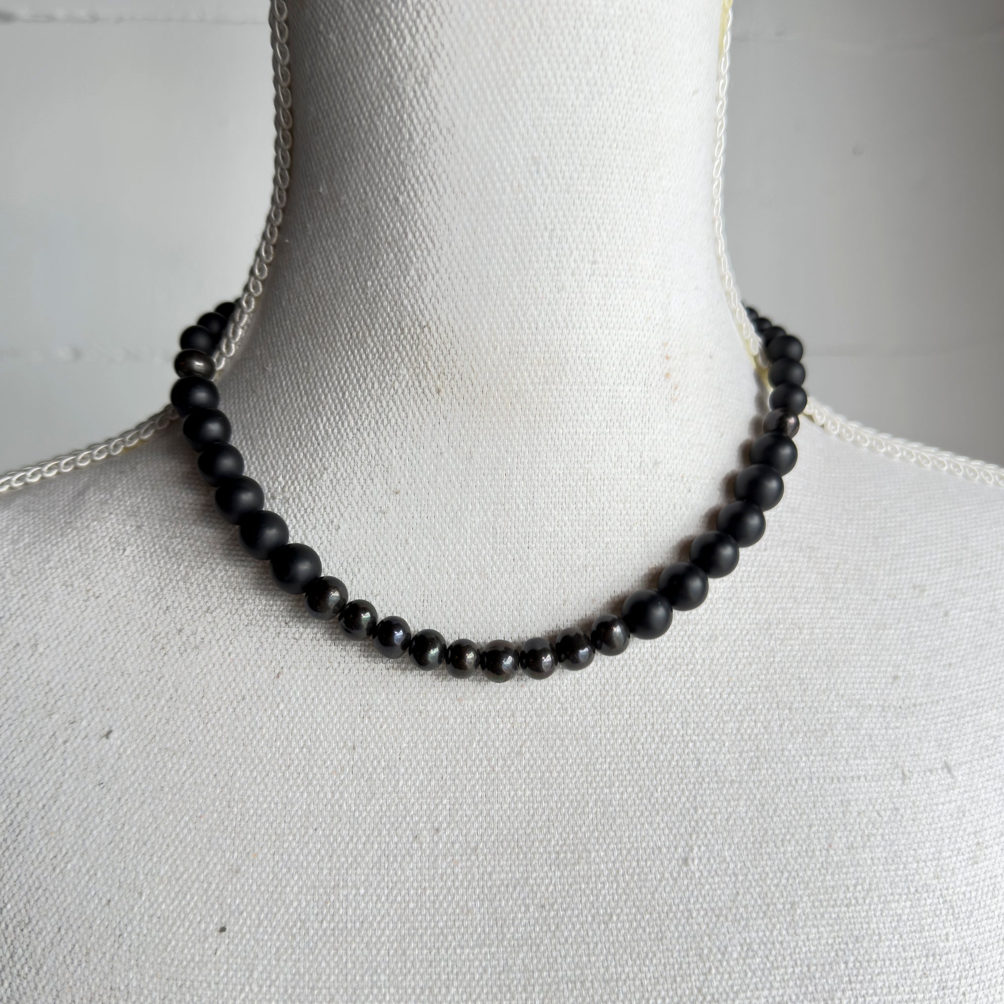 NK 25e29 Matte Onyx Black Pearl Necklace