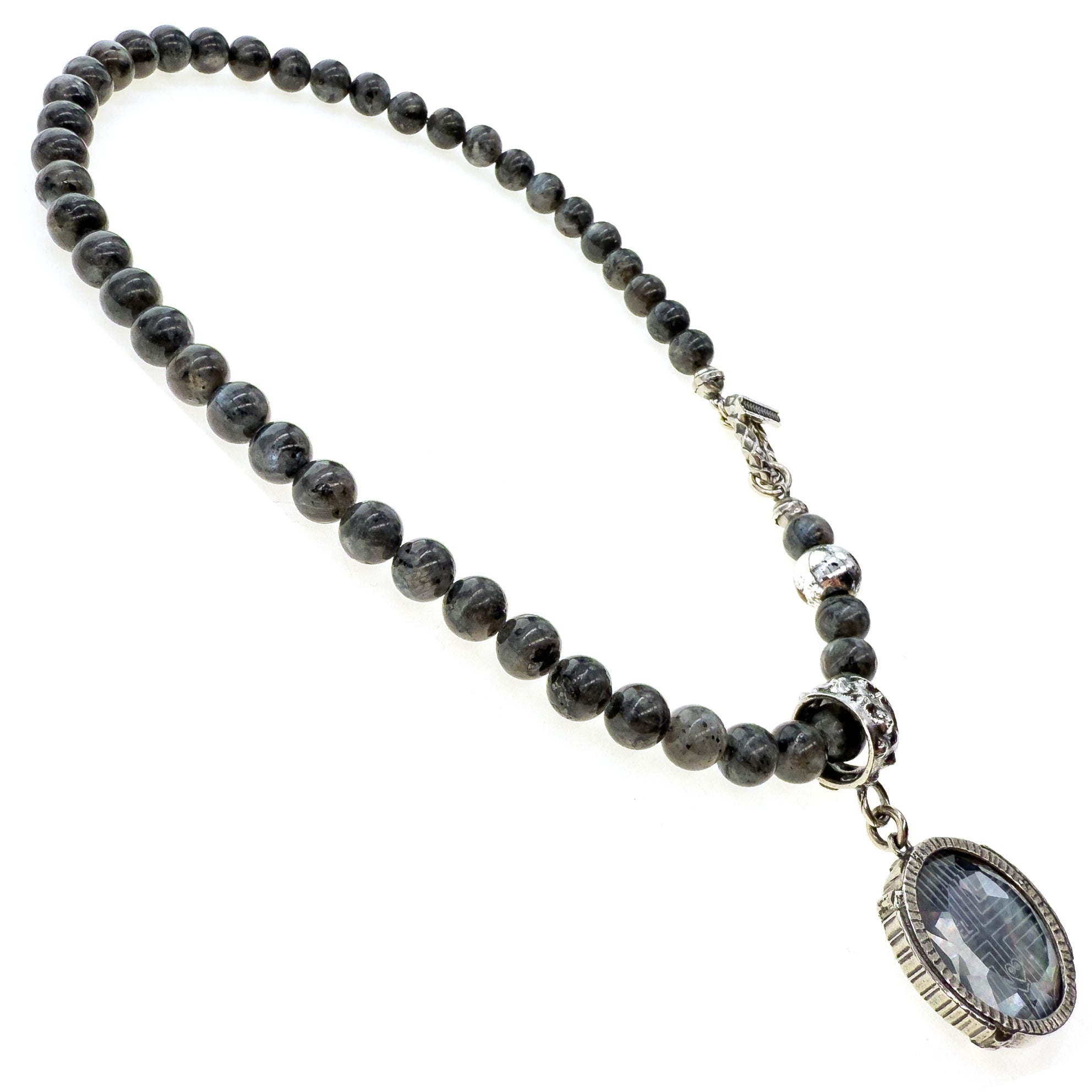 NK 25f01B Rebel Rebel Dark beaded necklace