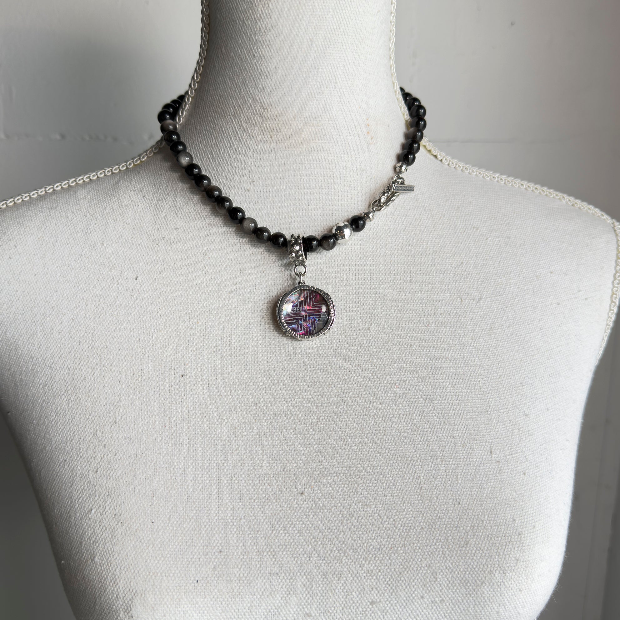 NK 25f01C Rebel Rebel Purple and Black beaded necklace