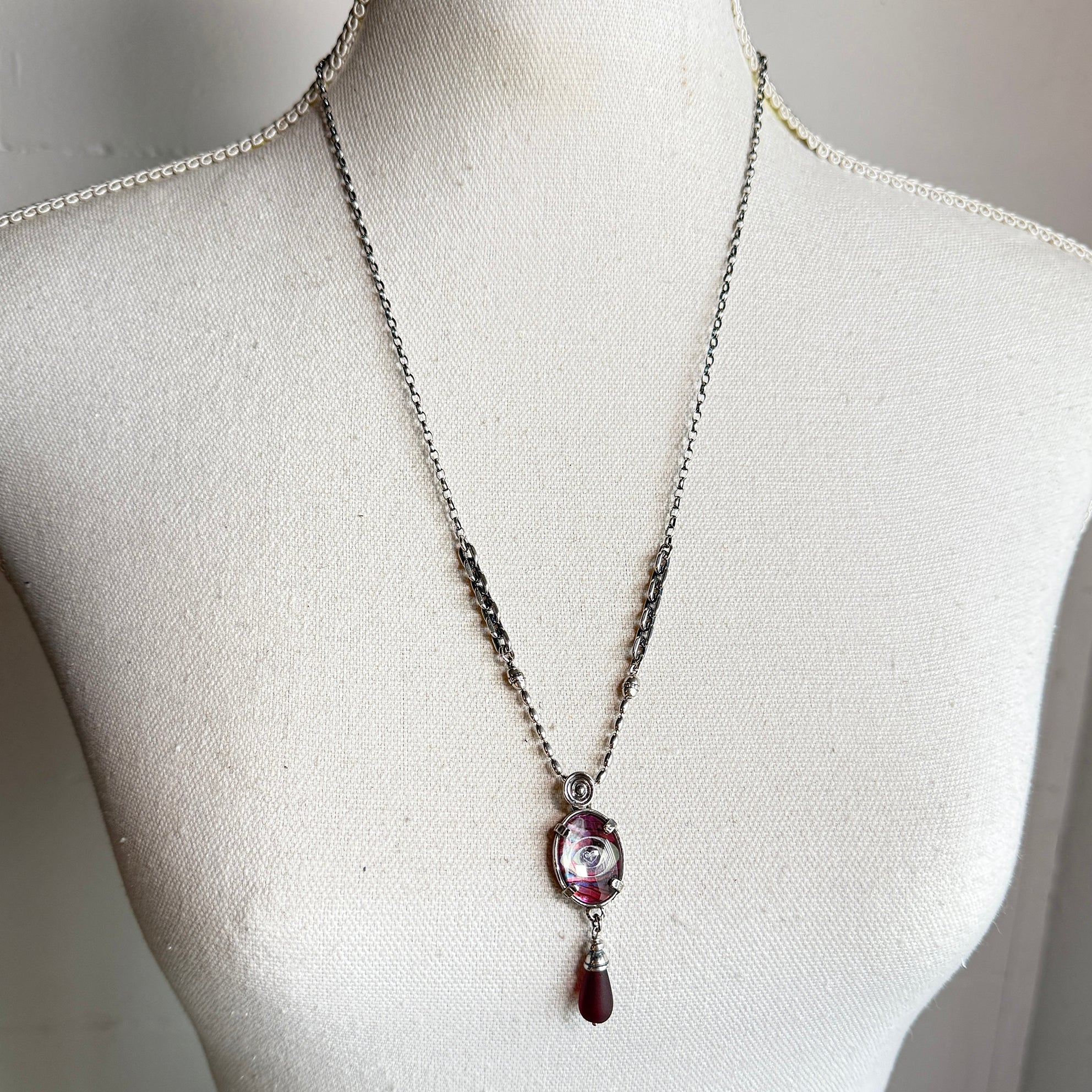 NK 25f05C Purple Eye Necklace