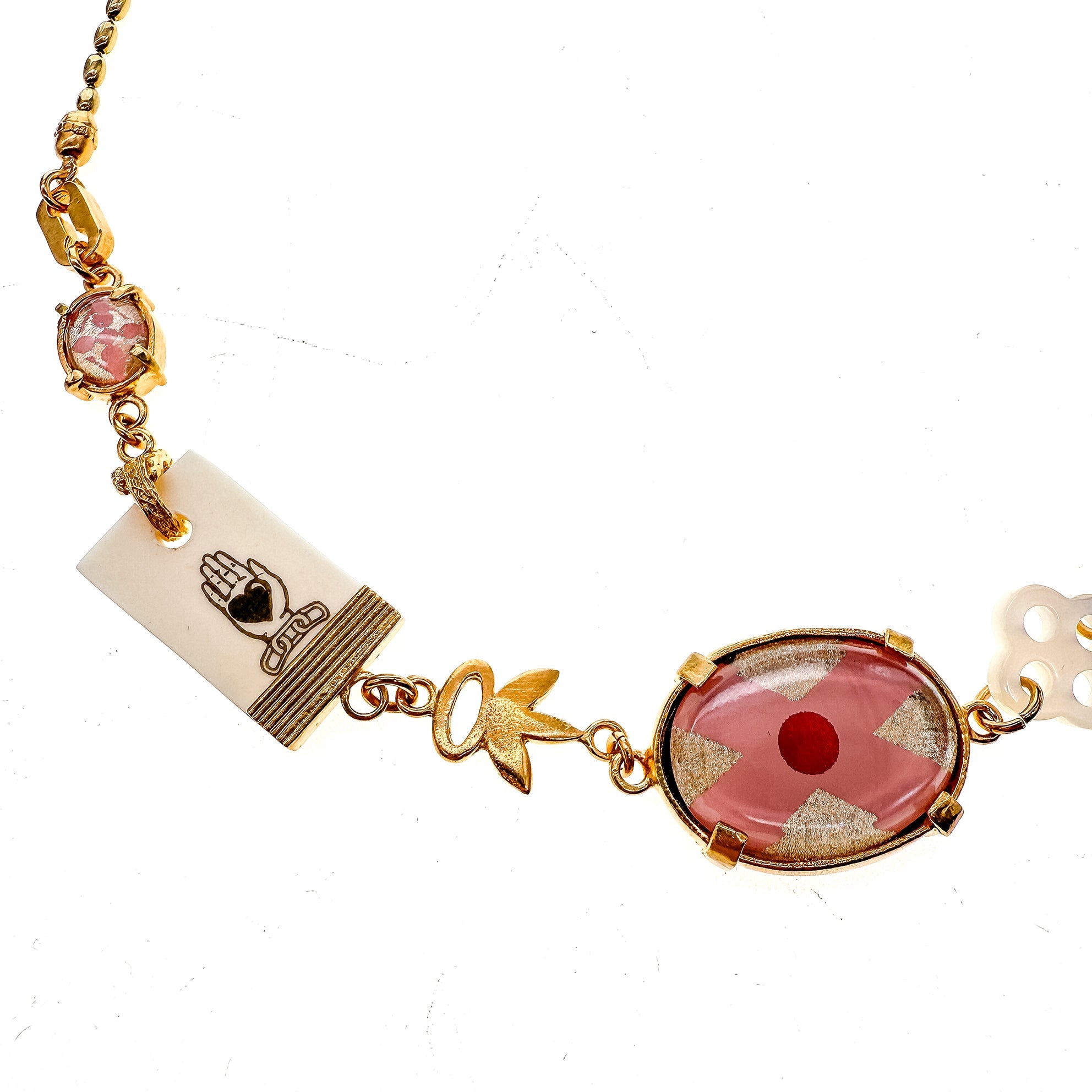 NK 25g25 Pink Intaglio Charm Collar Necklace