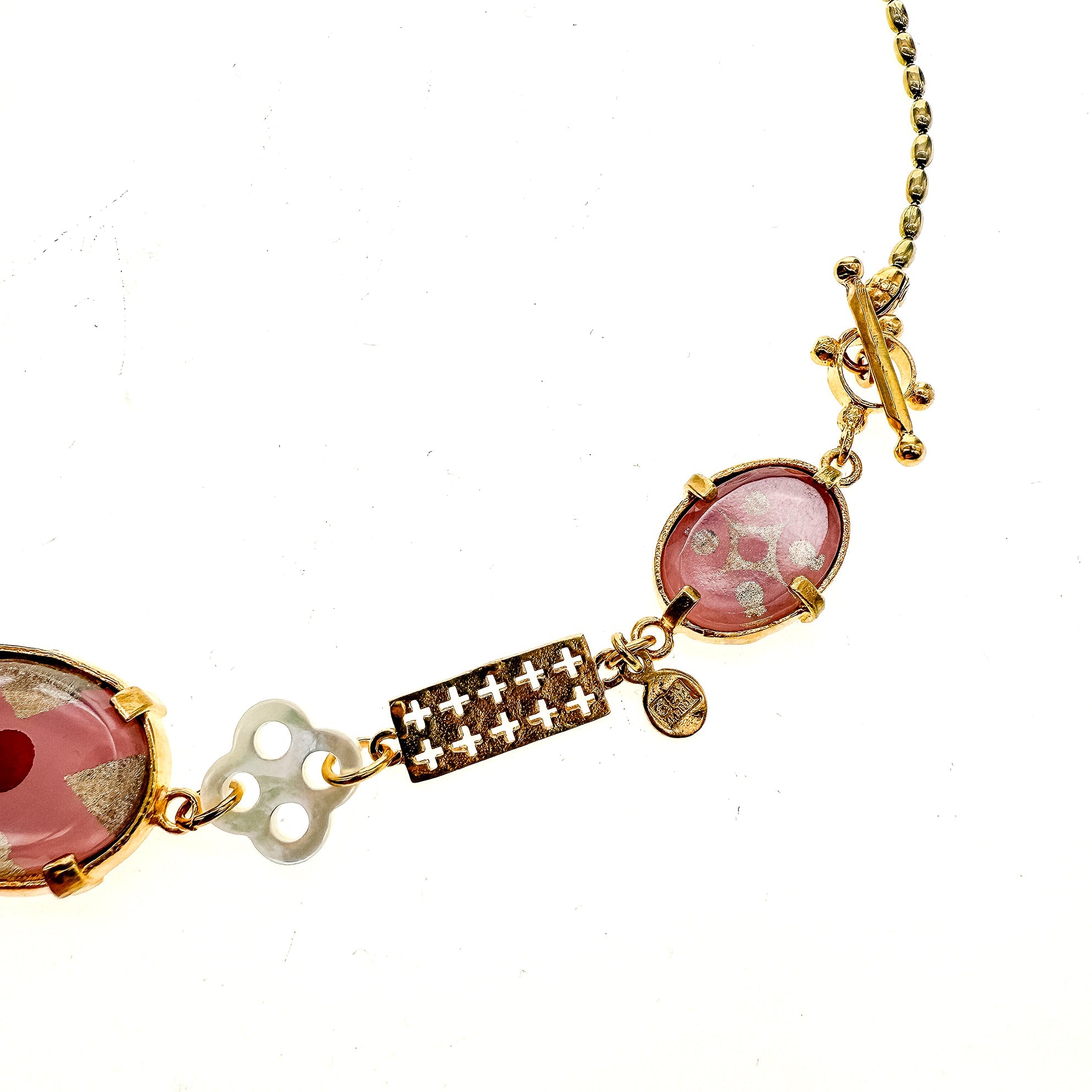 NK 25g25 Pink Intaglio Charm Collar Necklace