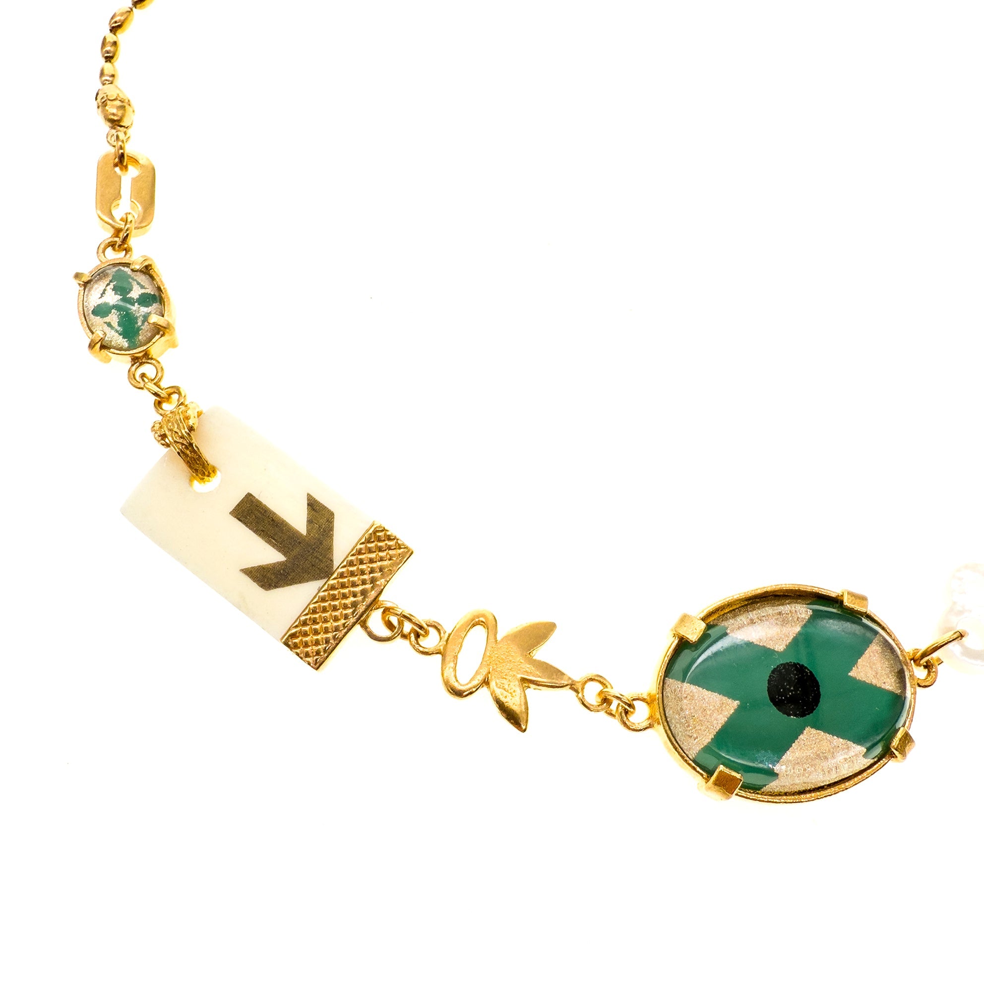 NK 25g25D Green Intaglio Charm Collar Necklace