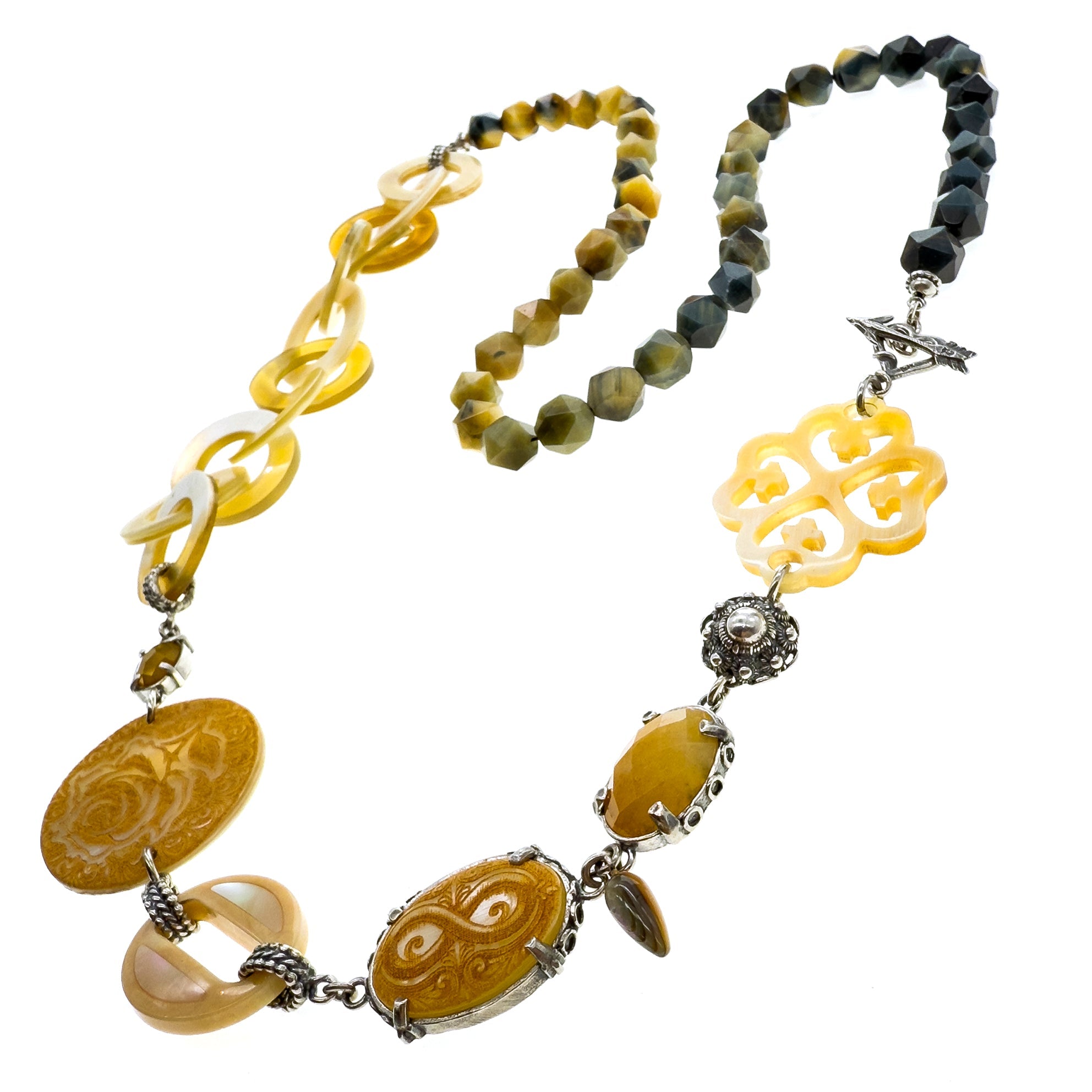 NK 25h01A Beige Symphony of Love necklace