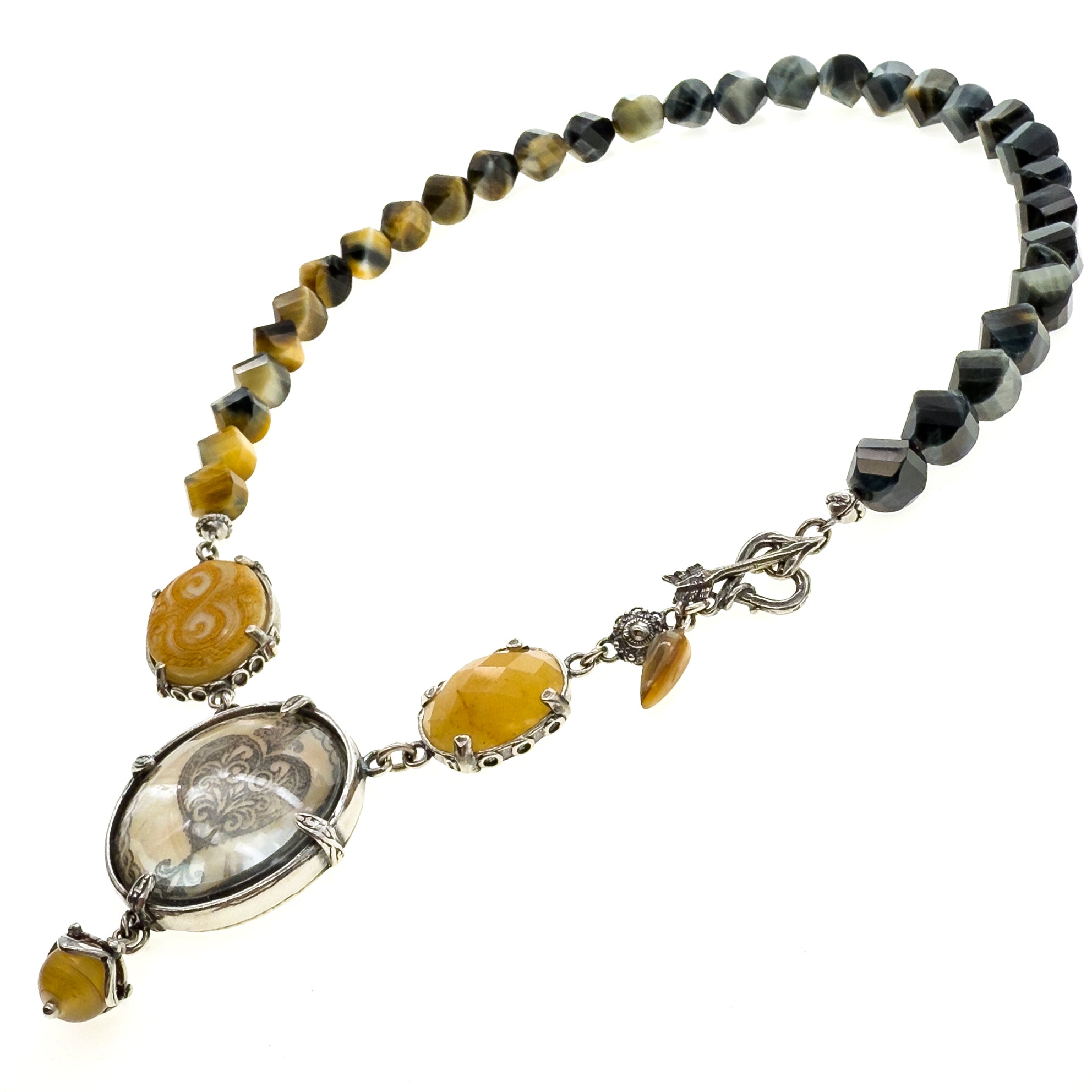 NK 25h02A Heart of Gold necklace