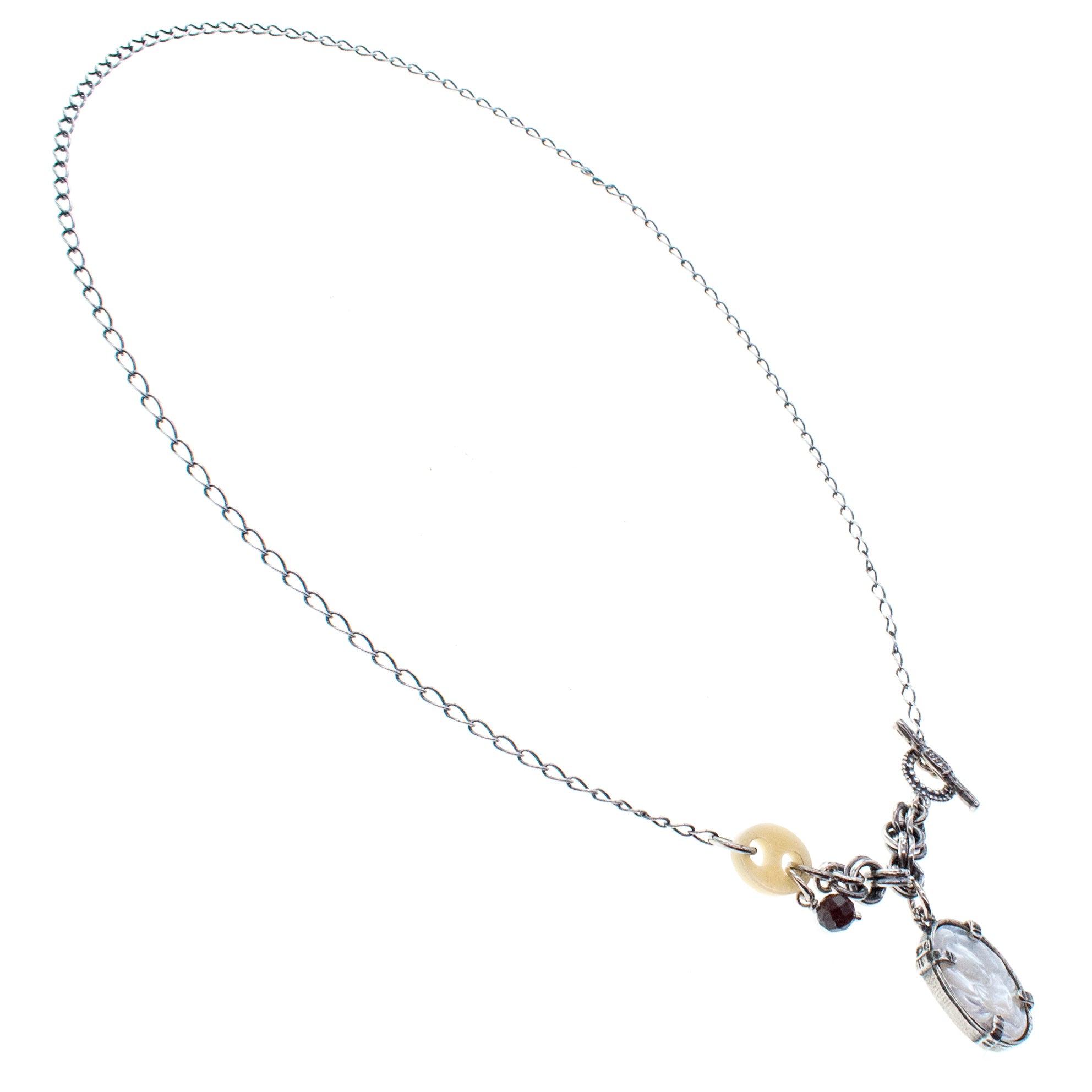 NK 26a17 White Mother of Pearl "Fox" Cameo Pendant Necklace