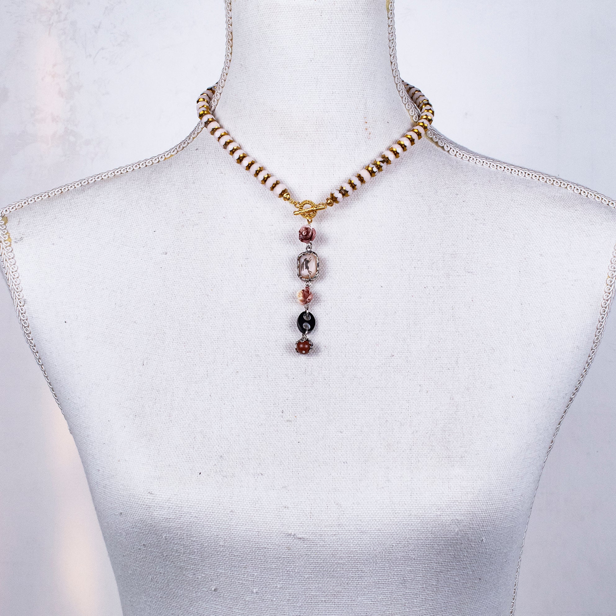 NK 26a23 Vintage Glass Bead Lariat Necklace