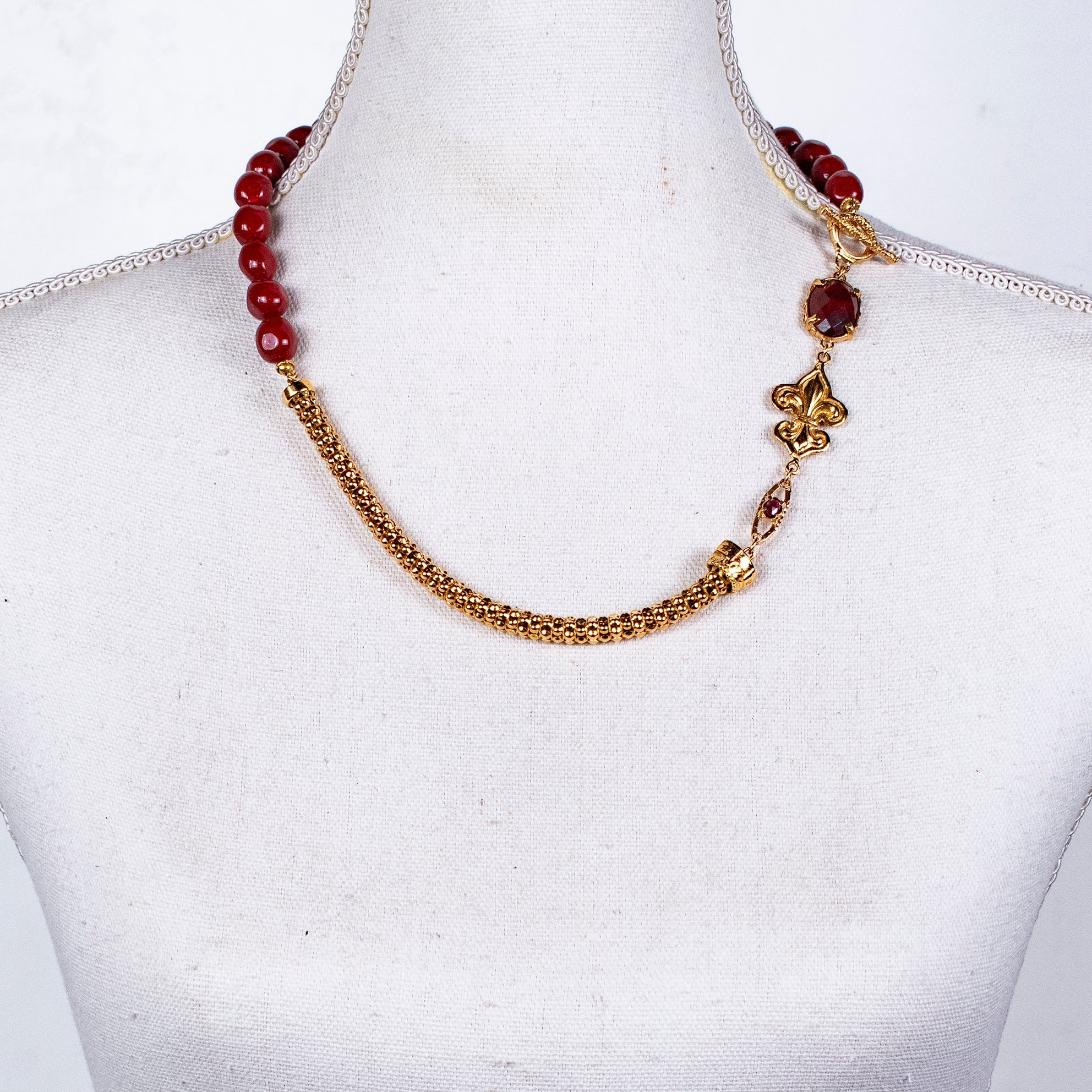 NK 26g02 Royal Fleur-de-lis Necklace