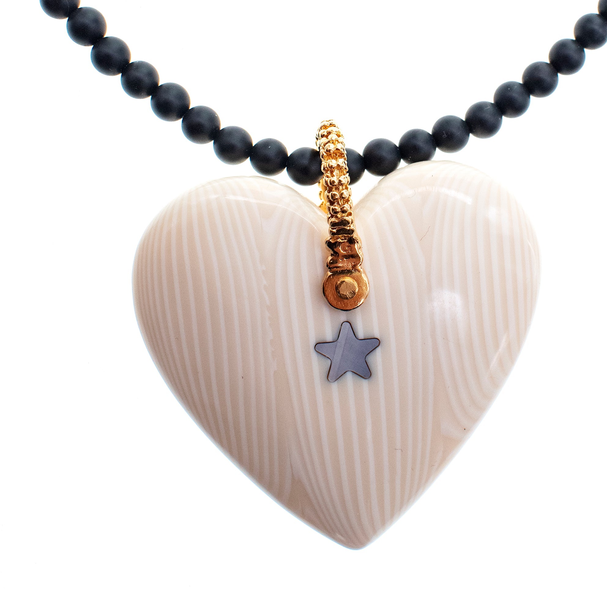 NK 26g07 Onyx bead heart necklace