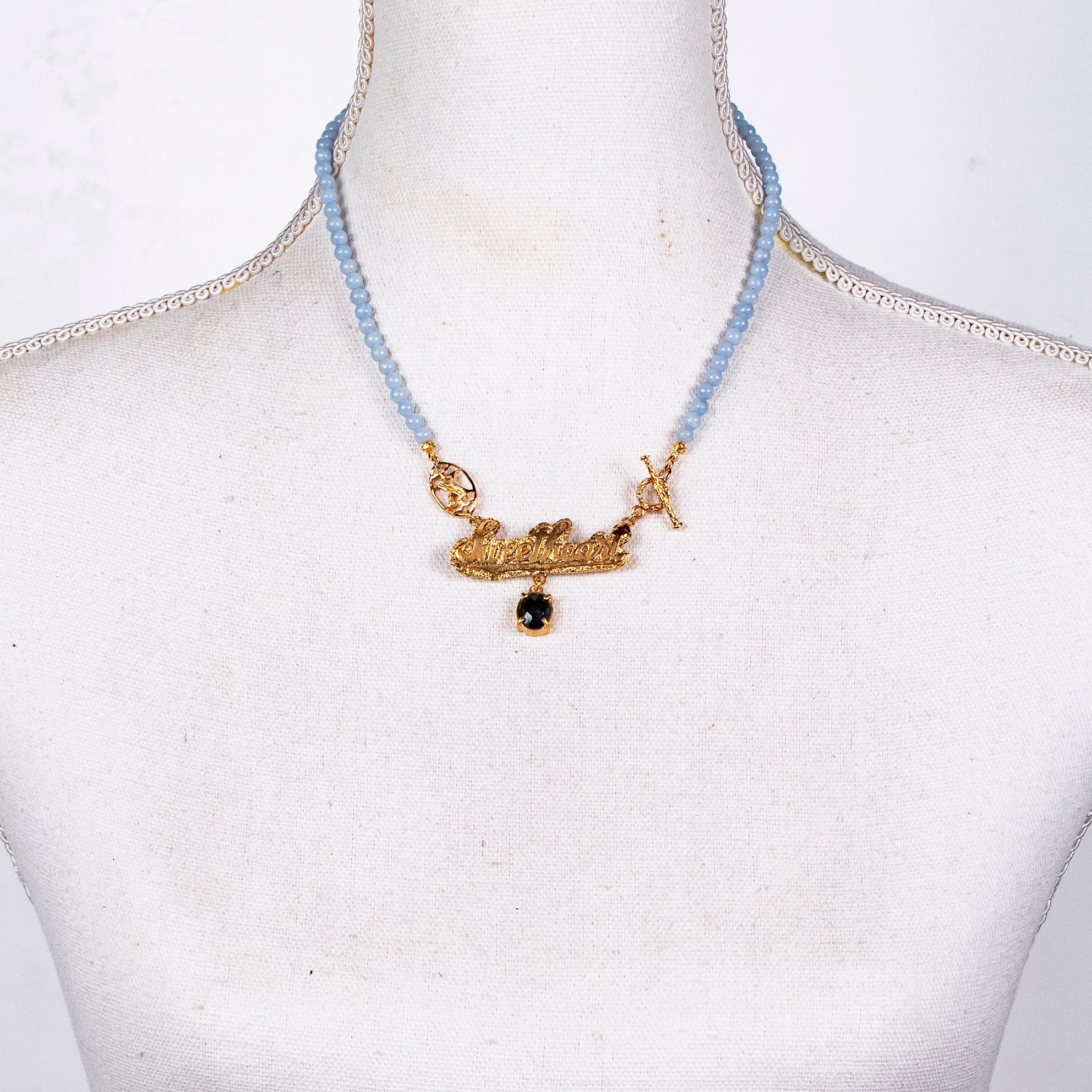 NK 26g08 Blue sweetheart necklace