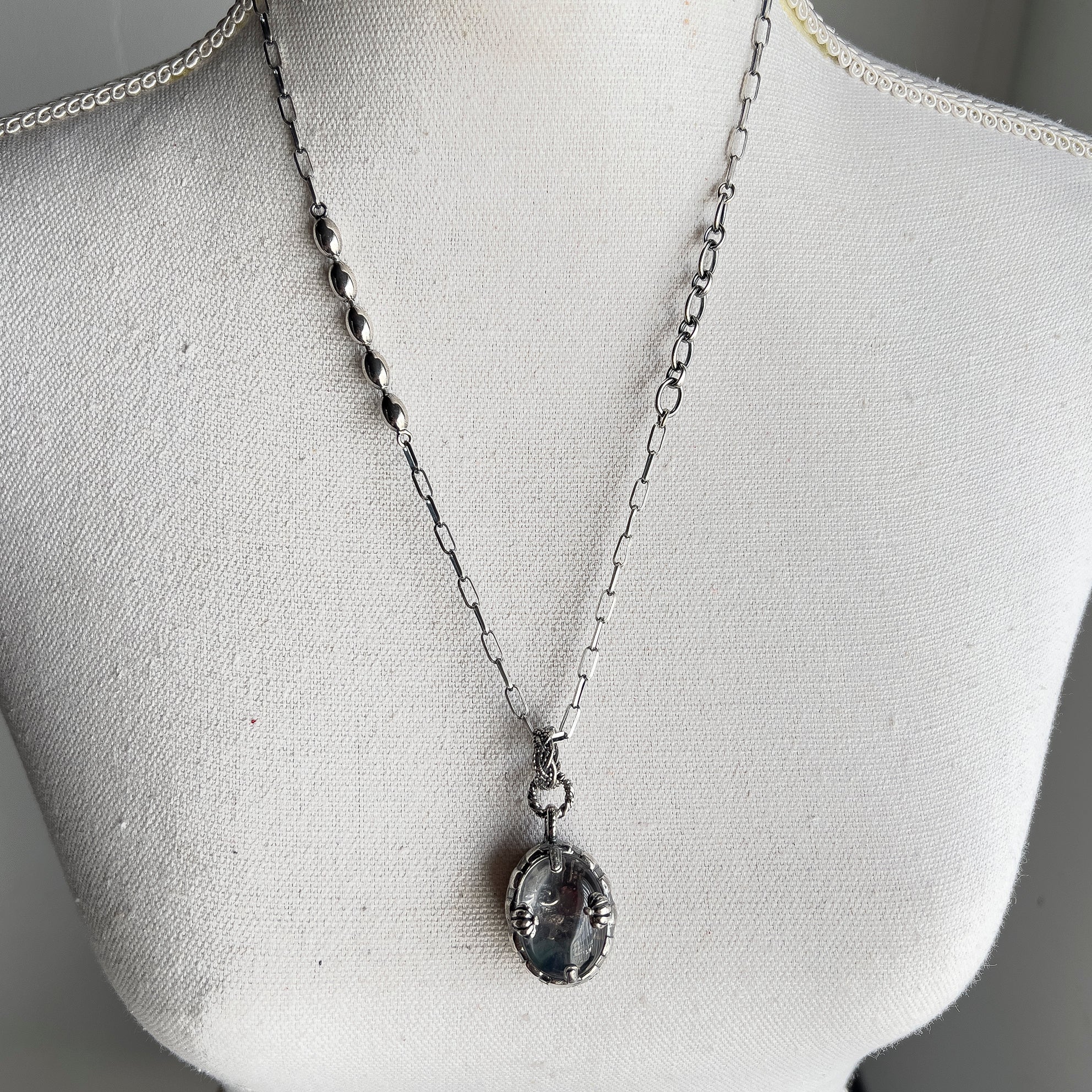 P 24e02 Pendant "Through The Looking Glass"