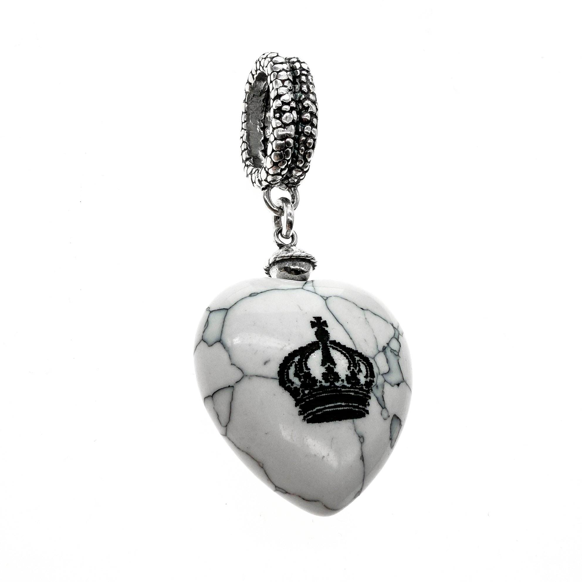 P 25c01 Crown Resin Heart Pendant