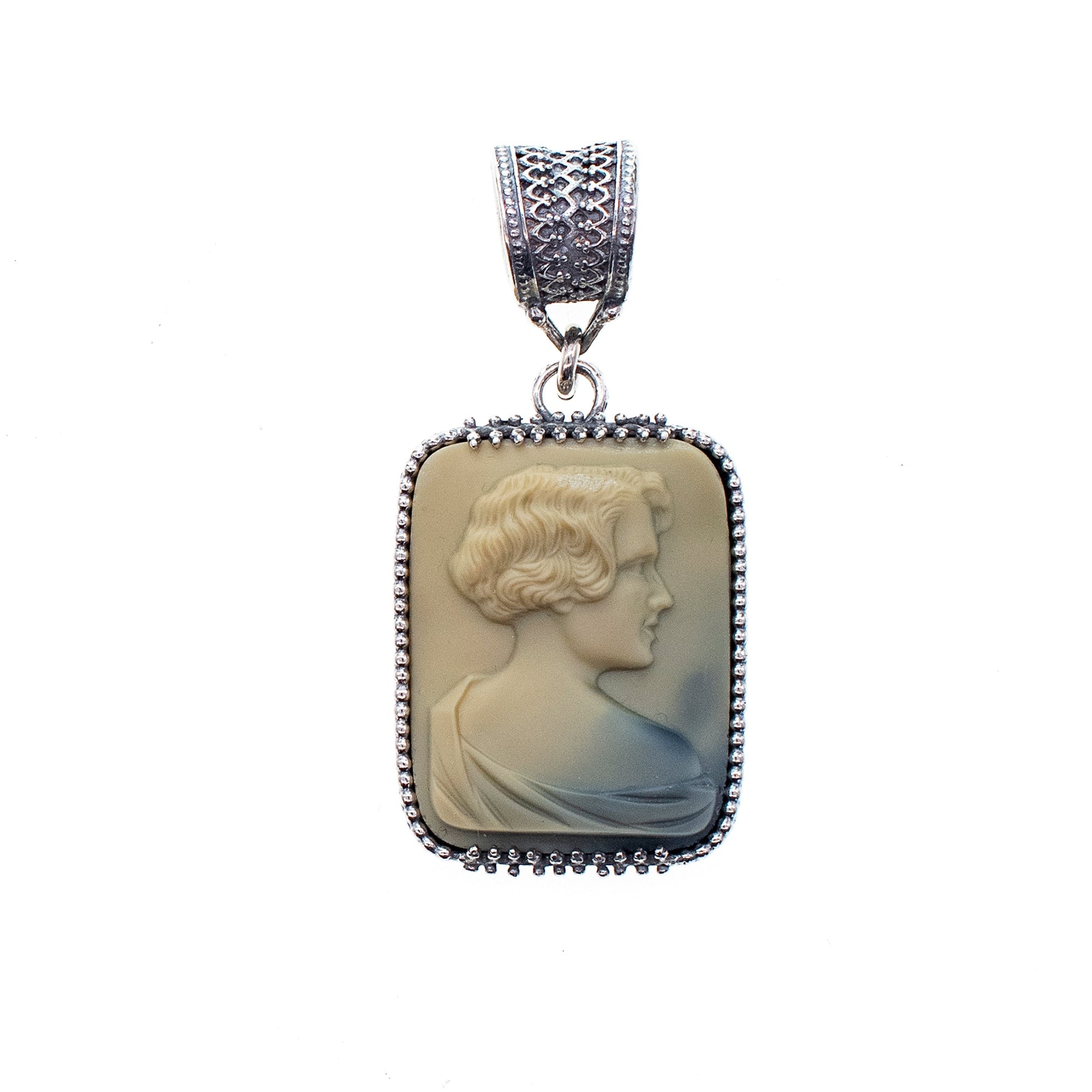 P 25e01A Green Vintage Glass Cameo Pendant