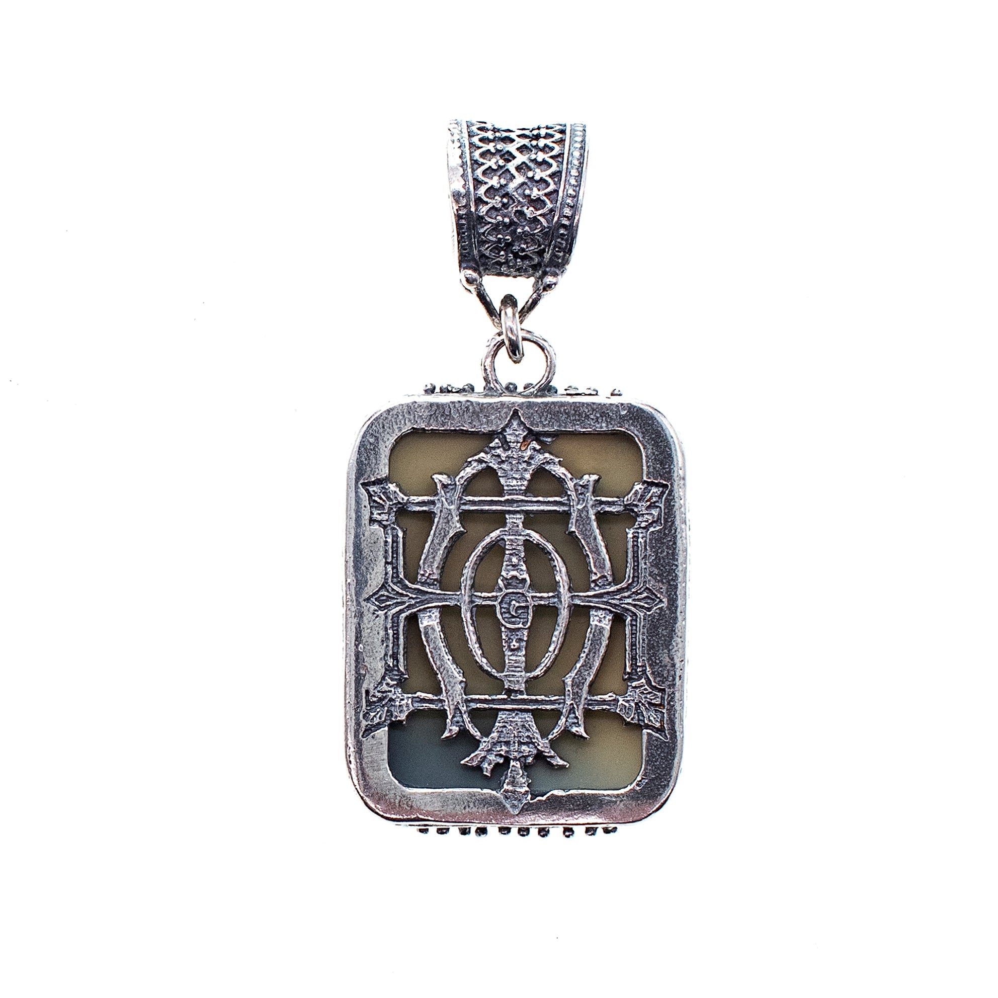 P 25e01A Green Vintage Glass Cameo Pendant