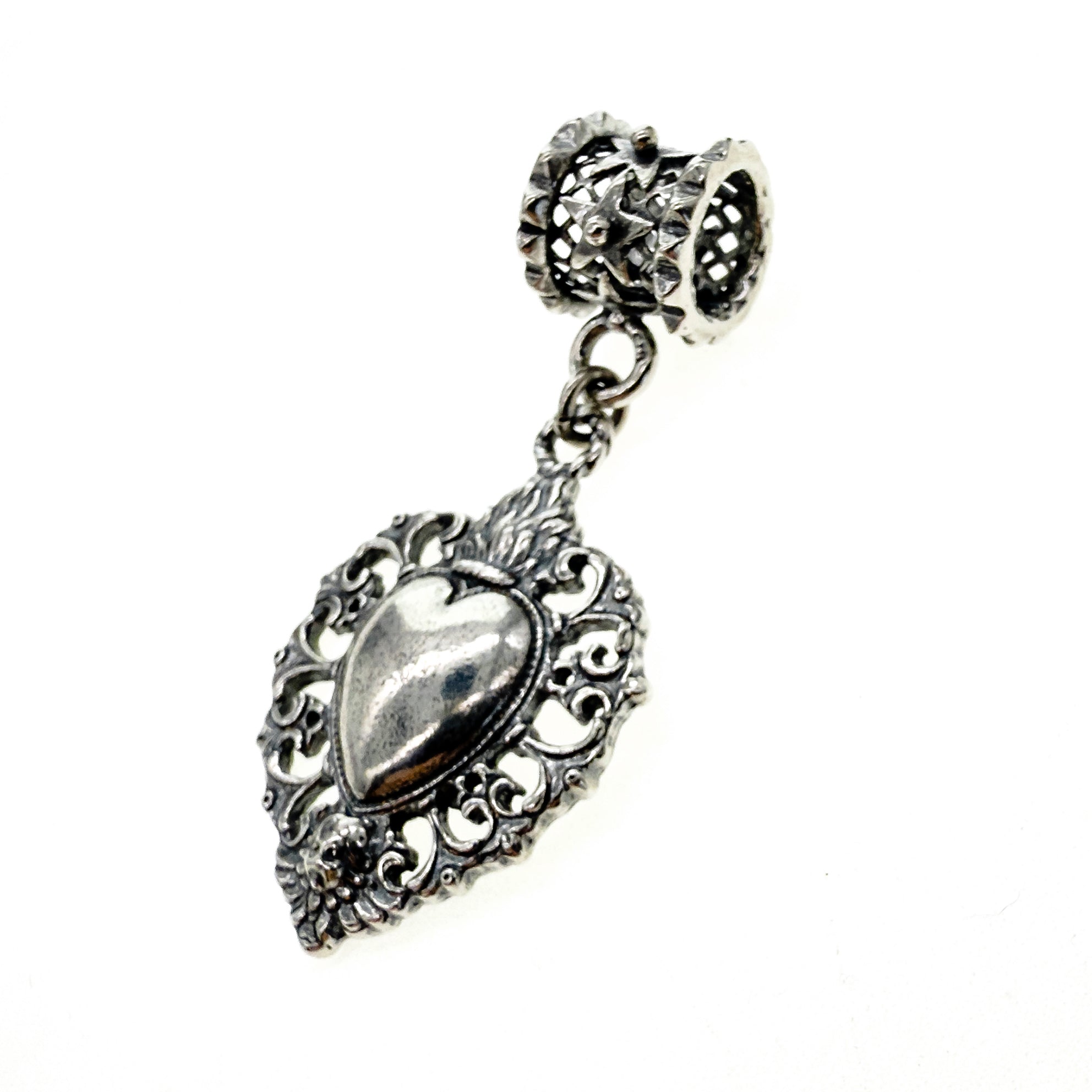 P 25e05 Sacred Heart Pendant