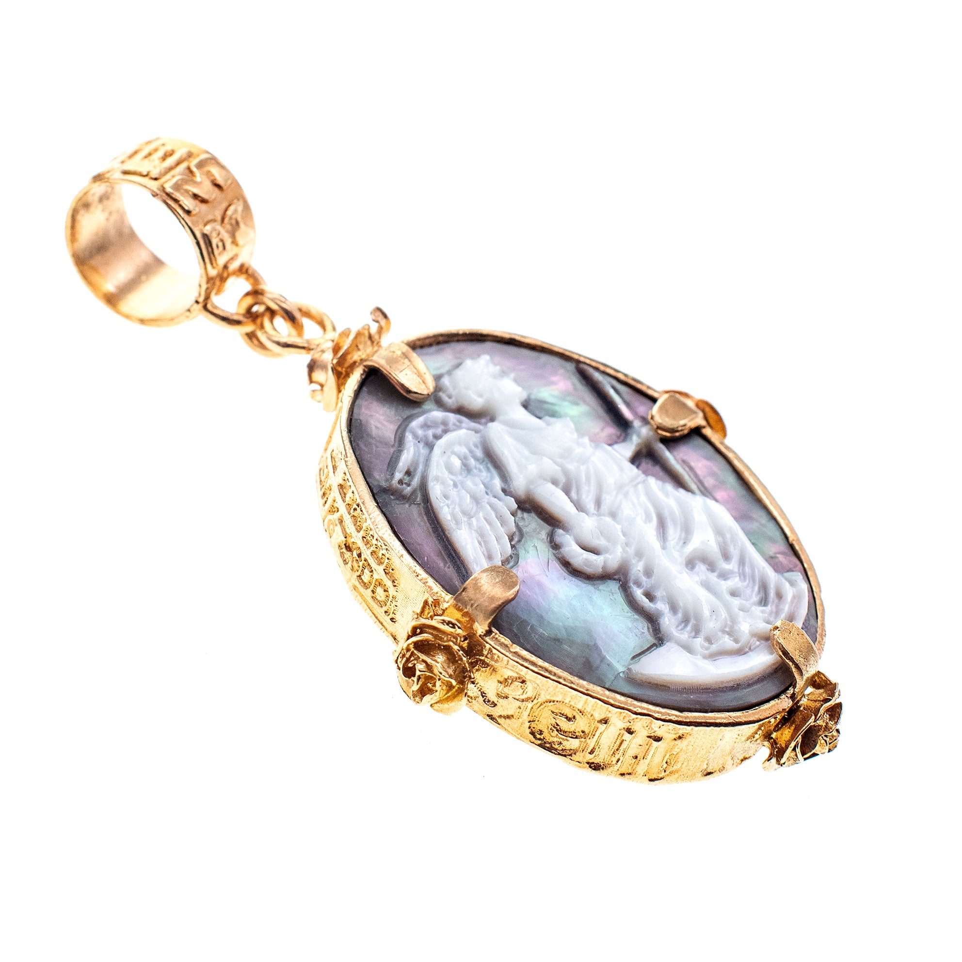 P 26g01 Nike Cameo Reversible Pendant
